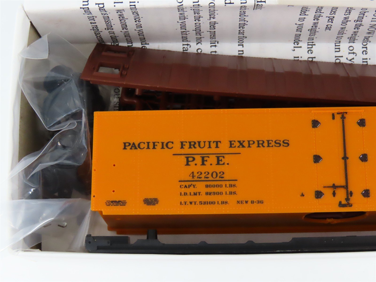 HO InterMountain Kit 41701P-01 SP UP PFE Pacific Fruit Express Reefer #42202