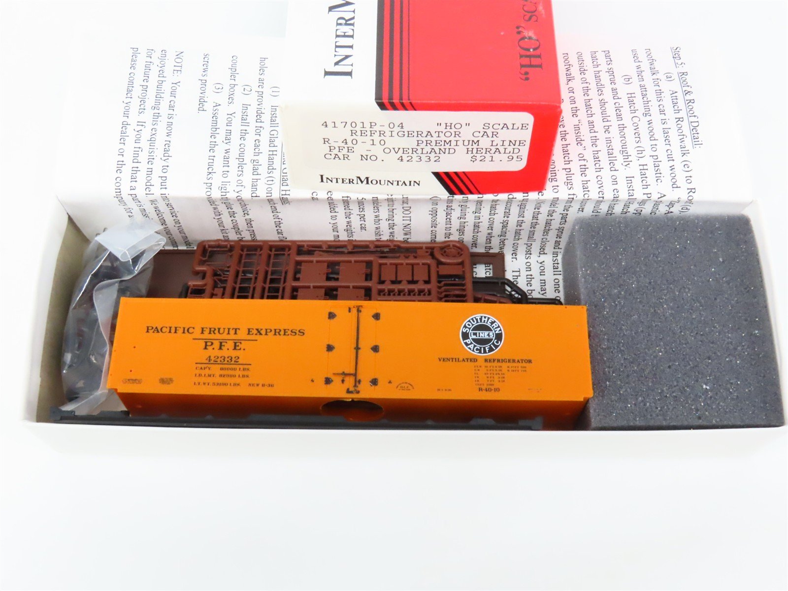HO InterMountain Kit 41701P-04 SP UP PFE Pacific Fruit Express Reefer #42332