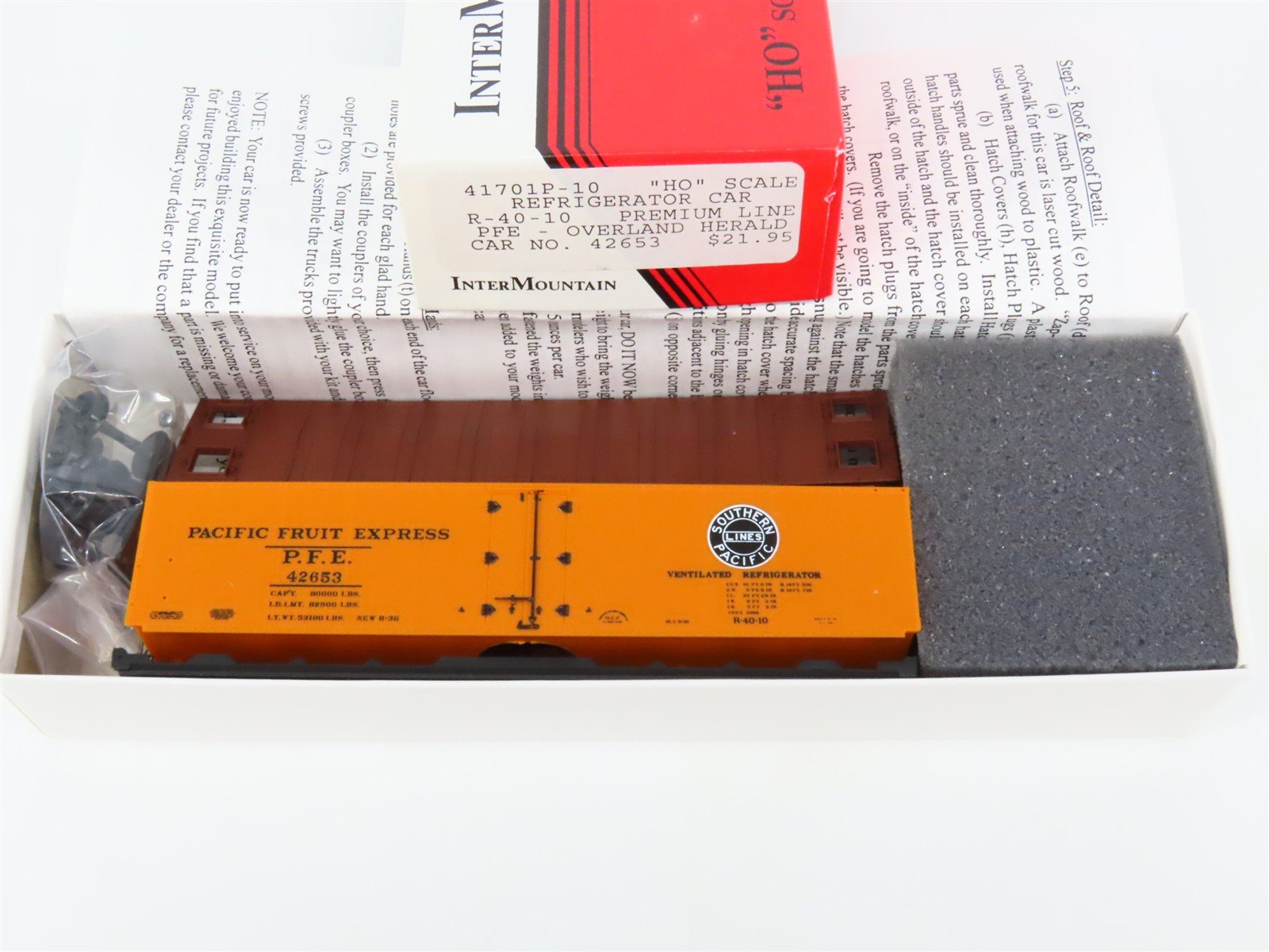 HO InterMountain Kit 41701P-10 SP UP PFE Pacific Fruit Express Reefer #42653