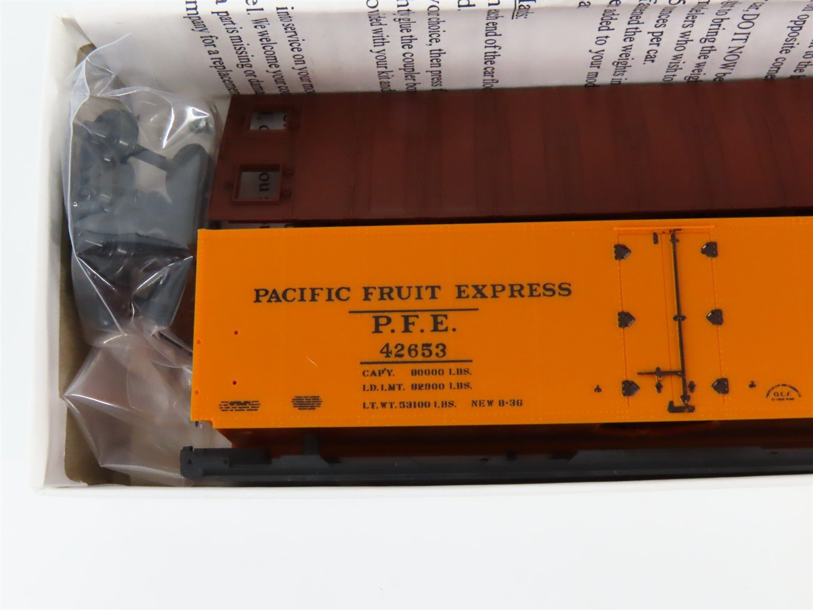 HO InterMountain Kit 41701P-10 SP UP PFE Pacific Fruit Express Reefer #42653