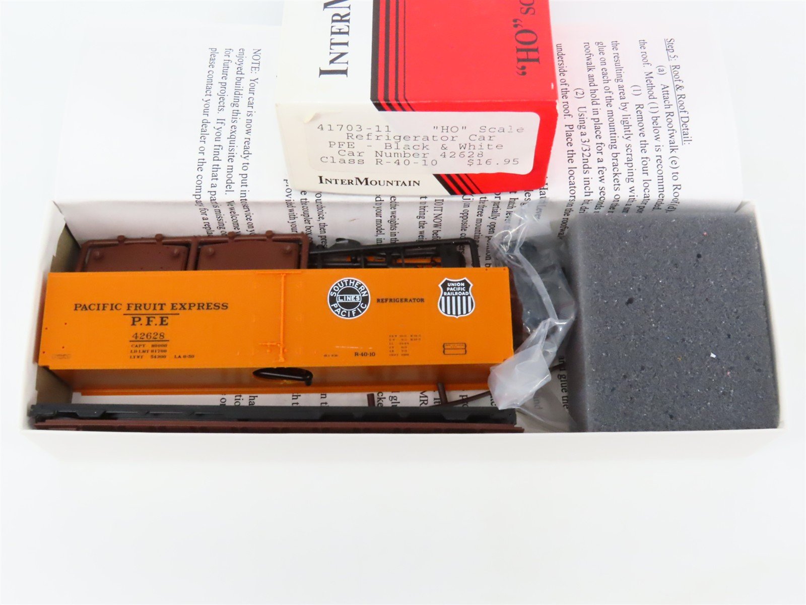 HO InterMountain Kit 41703-11 SP UP PFE Pacific Fruit Express Reefer #42628