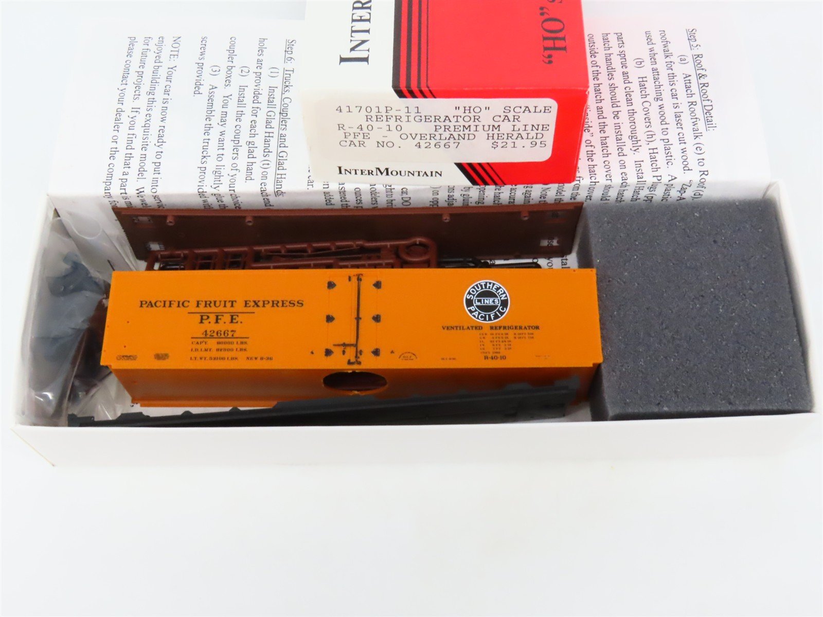 HO InterMountain Kit 41701P-11 SP UP PFE Pacific Fruit Express Reefer #42667