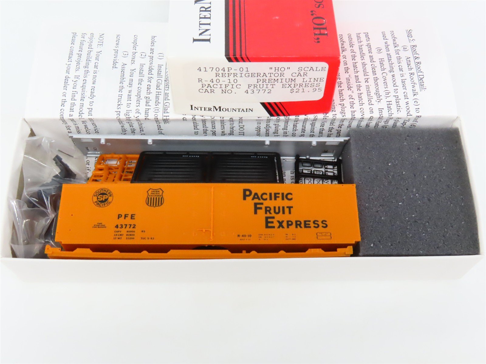 HO InterMountain Kit 41704P-01 SP UP PFE Pacific Fruit Express Reefer #43772