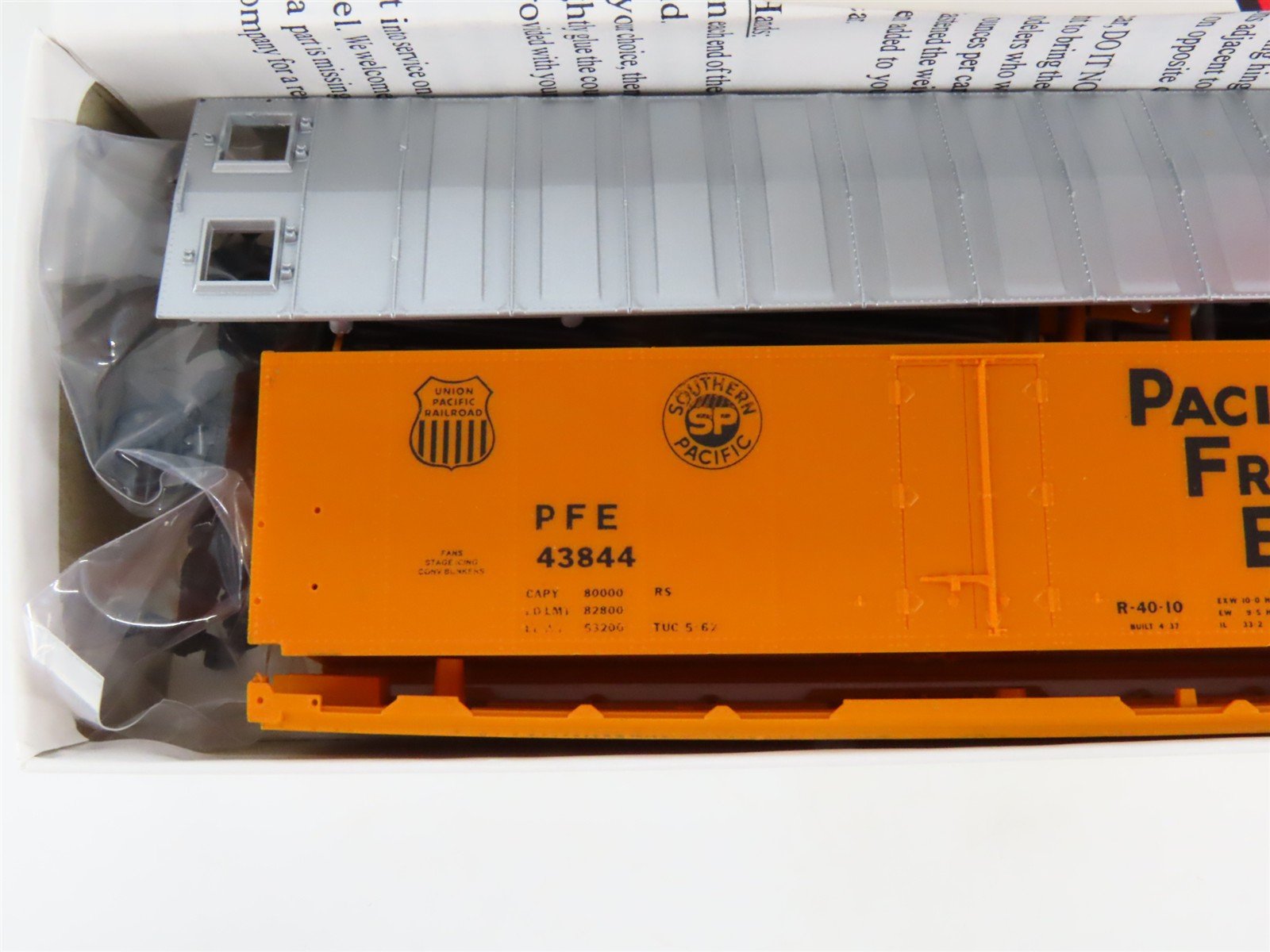 HO InterMountain Kit 41704P-03 SP UP PFE Pacific Fruit Express Reefer #43844