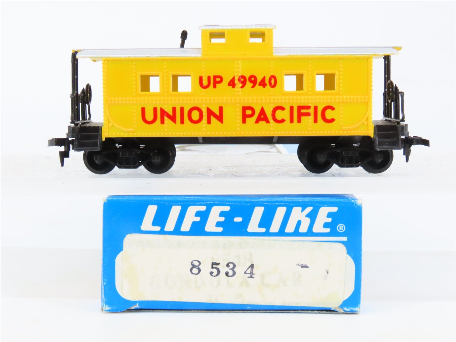 HO Scale Life-Like 8534 UP Union Pacific Center Cupola Steel Caboose #49940