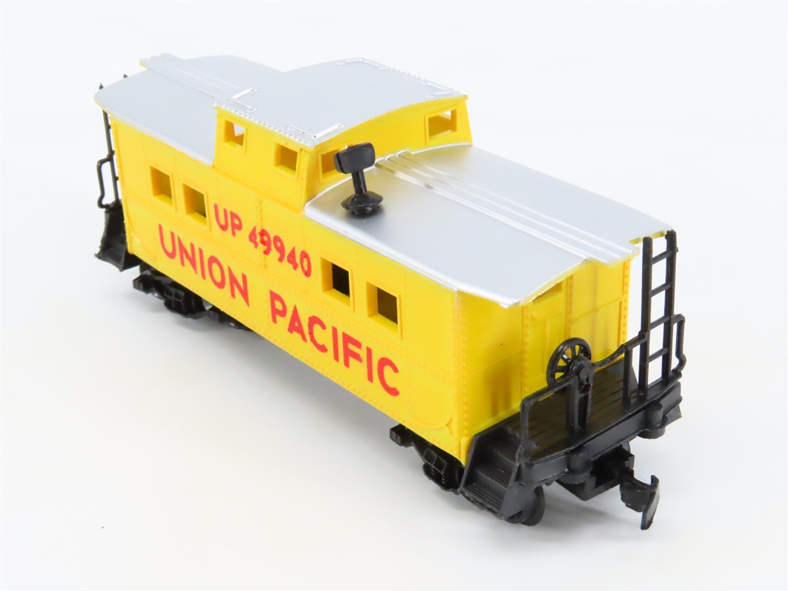 HO Scale Life-Like 8534 UP Union Pacific Center Cupola Steel Caboose #49940
