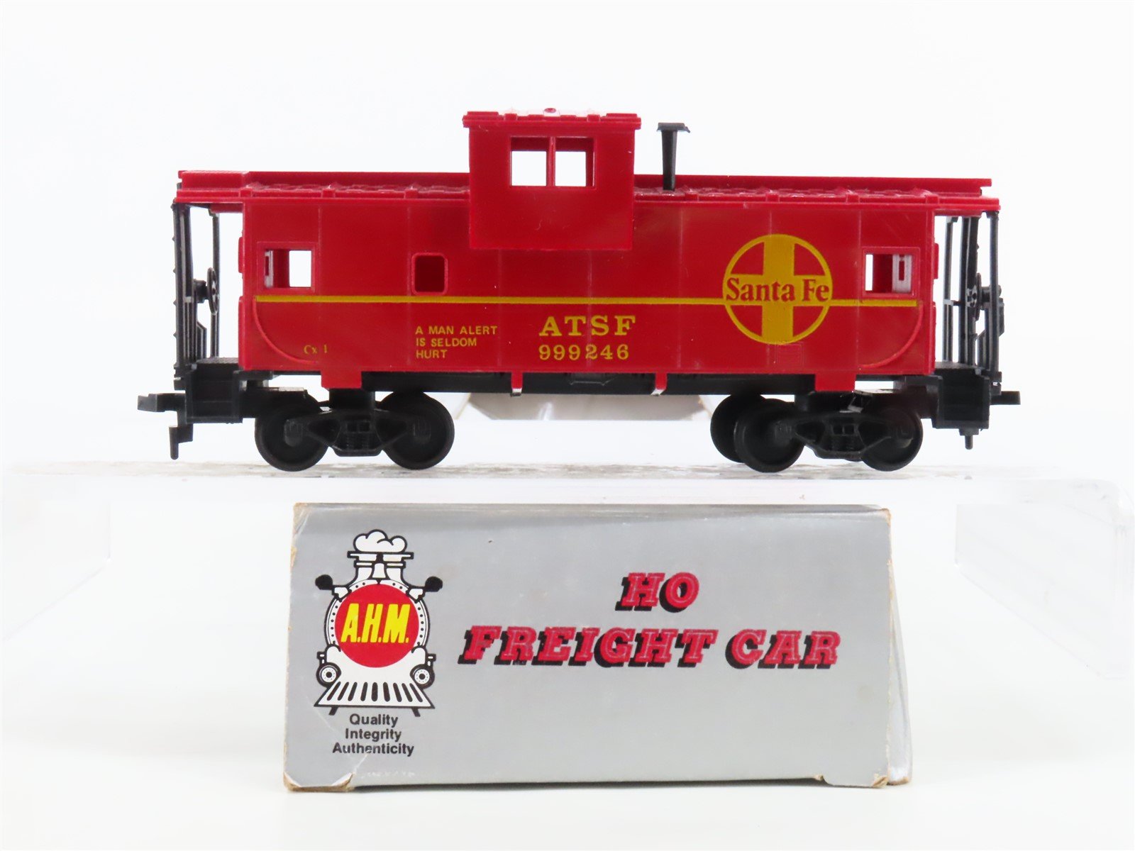 HO Scale AHM ATSF Santa Fe Extended Vision Caboose #999246