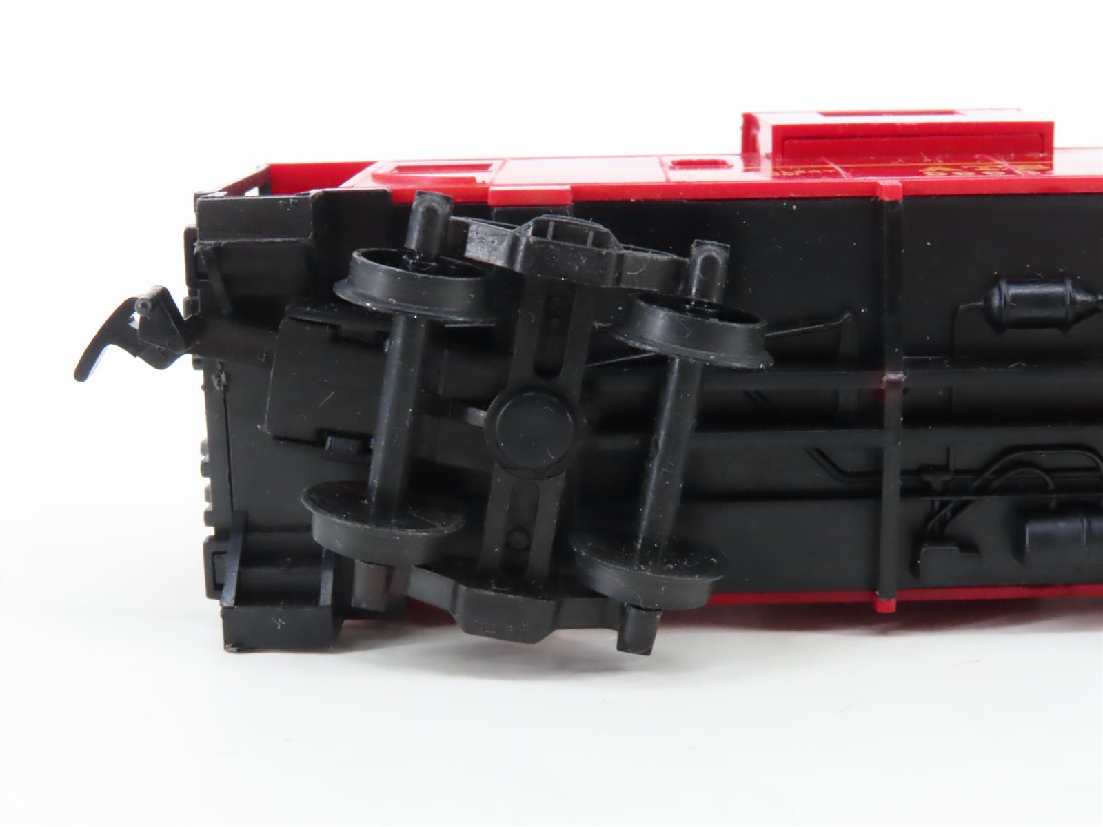 HO Scale AHM ATSF Santa Fe Extended Vision Caboose #999246