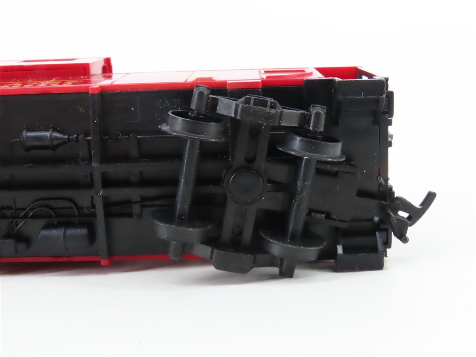 HO Scale AHM ATSF Santa Fe Extended Vision Caboose #999246