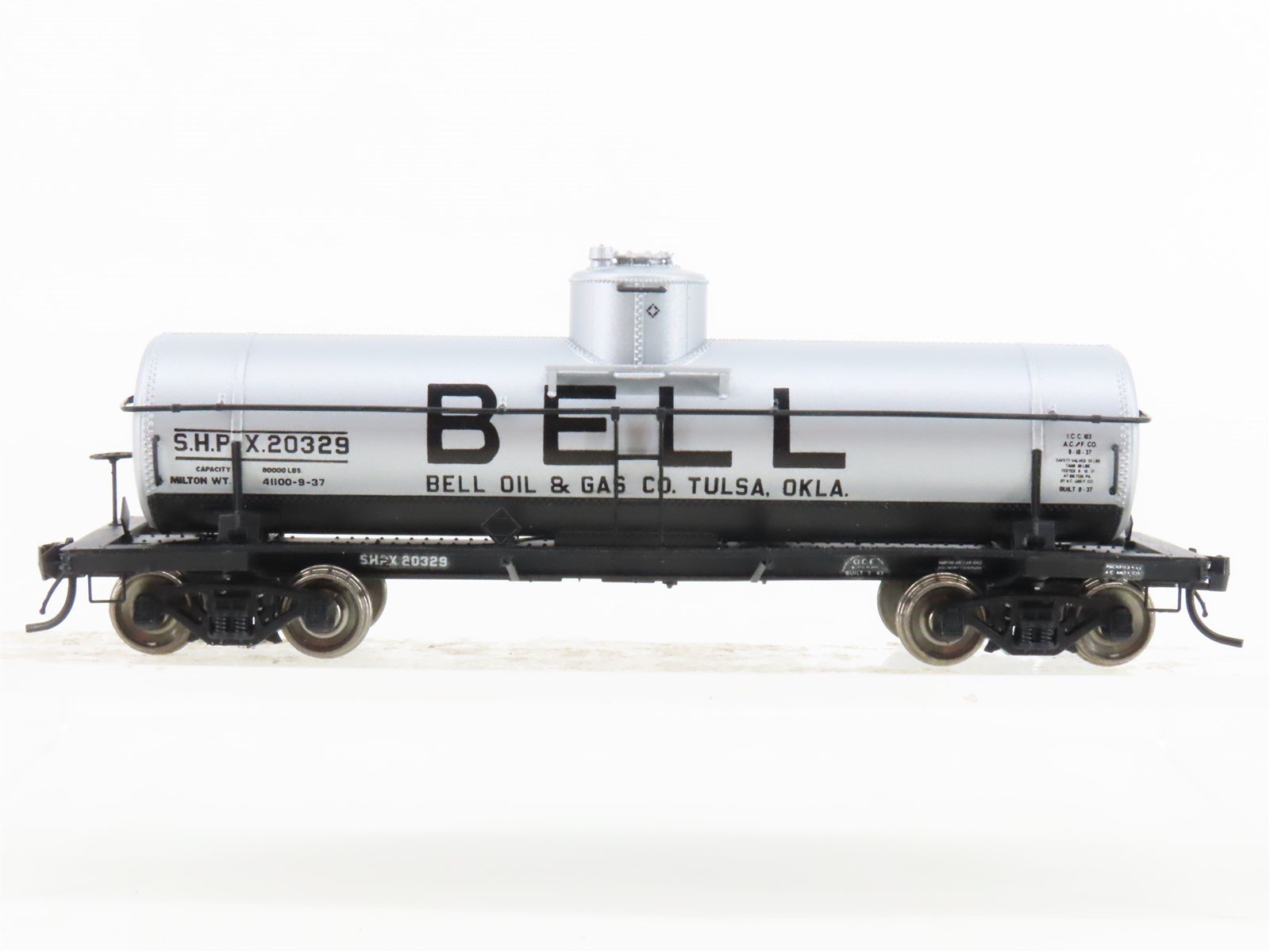 HO Scale InterMountain SHPX Bell Oil & Gas Single Dome Tank Car #20329