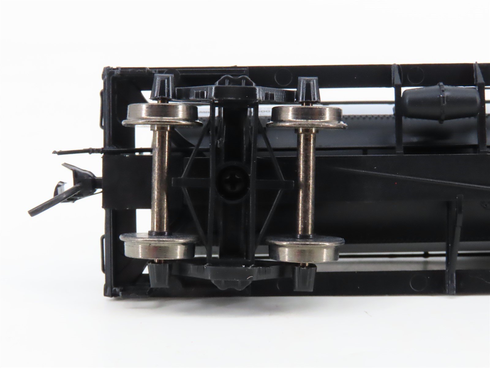 HO Scale InterMountain 46305-03 CTTX Canton Single Dome Riveted Tank Car #8689