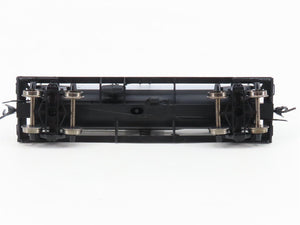 HO Scale InterMountain 46305-03 CTTX Canton Single Dome Riveted Tank Car #8689