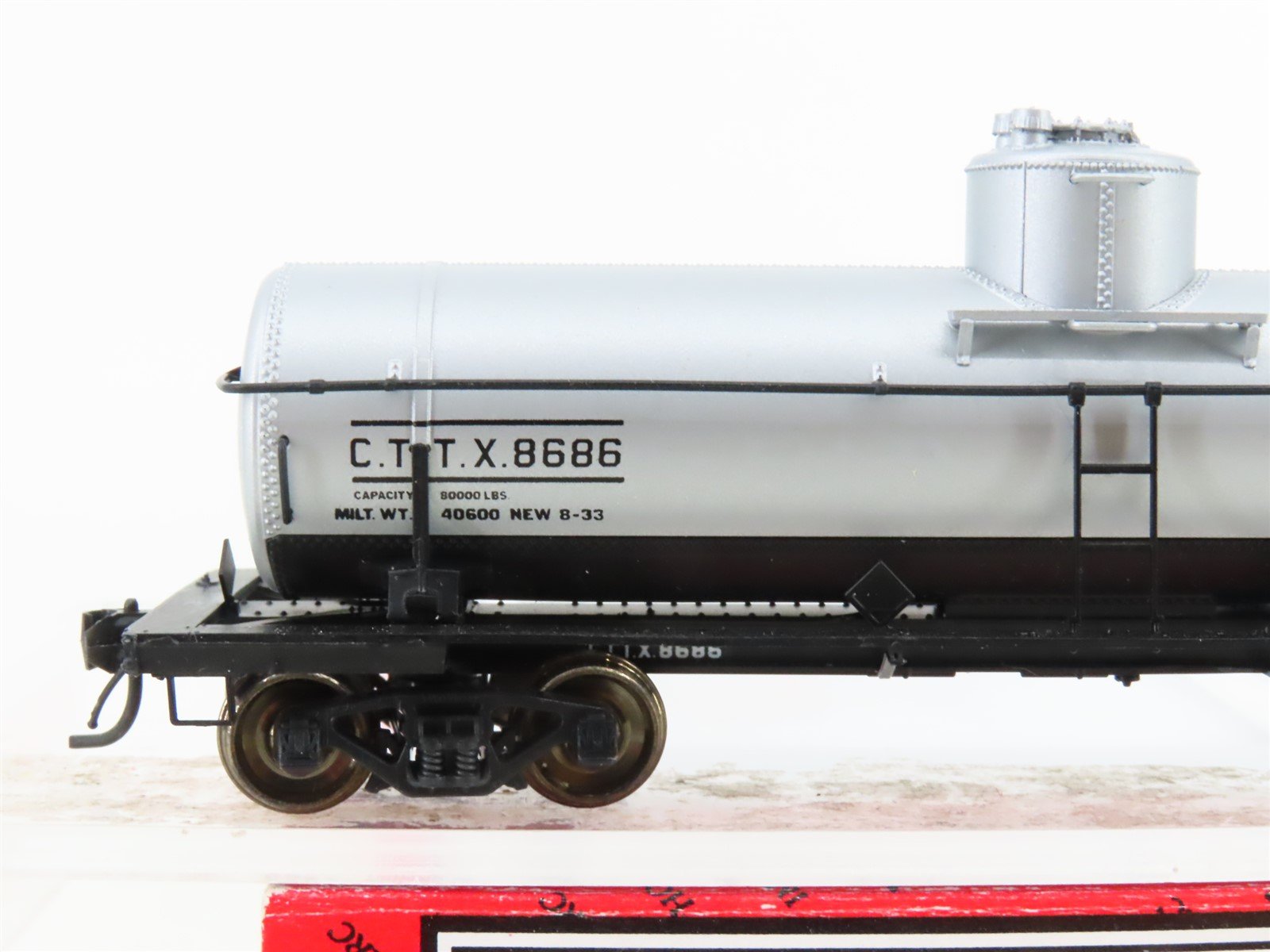 HO Scale InterMountain 46305-02 CTTX Canton Single Dome Riveted Tank Car #8686
