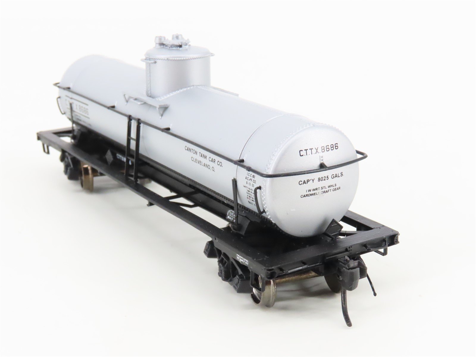 HO Scale InterMountain 46305-02 CTTX Canton Single Dome Riveted Tank Car #8686