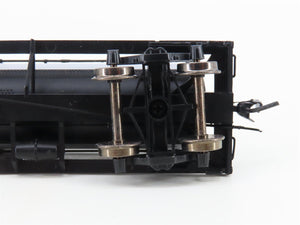 HO Scale InterMountain 46305-02 CTTX Canton Single Dome Riveted Tank Car #8686