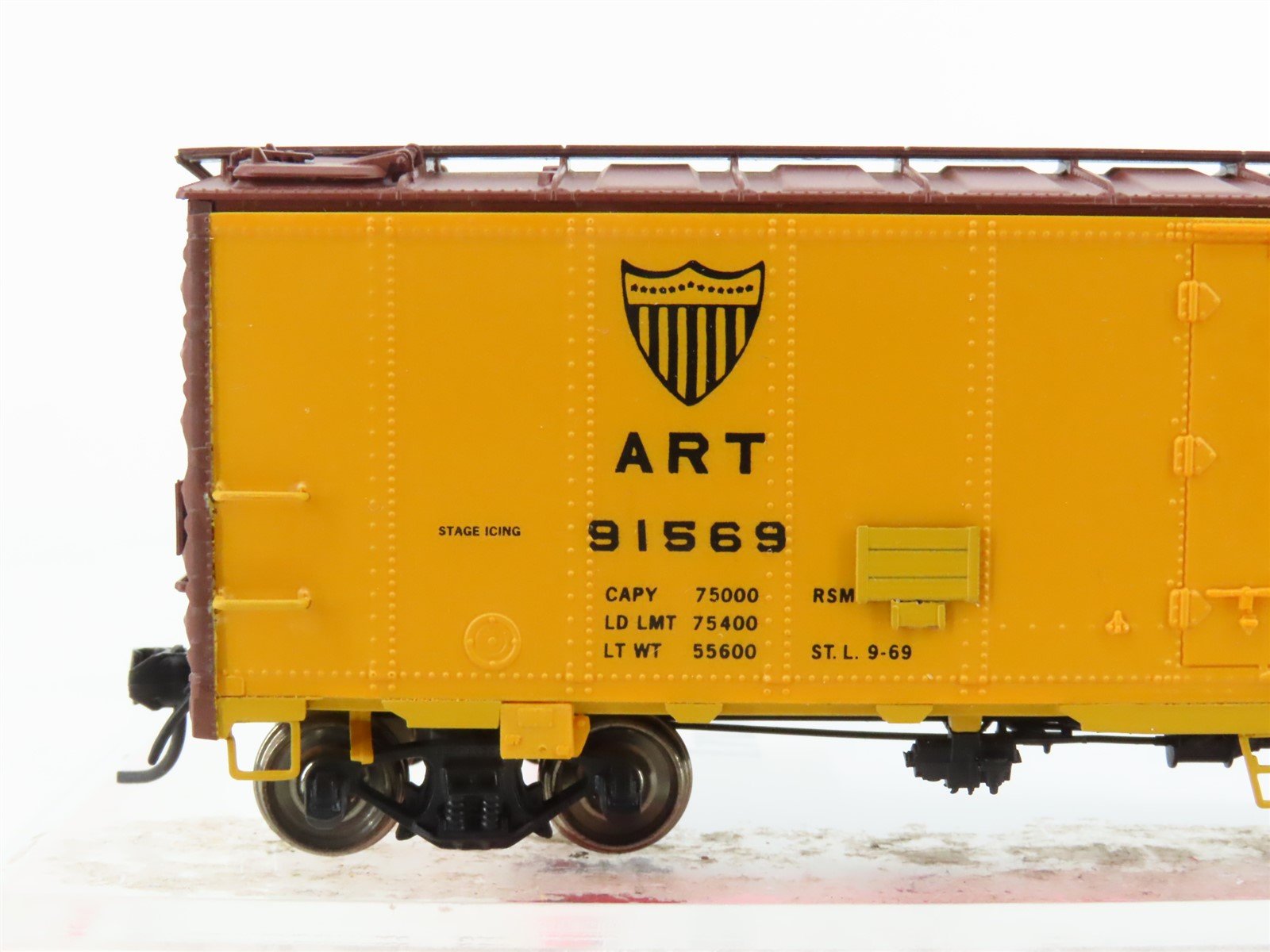 HO Scale InterMountain 45534-09 ART Royal Packing R-40-23 Steel Reefer #91569
