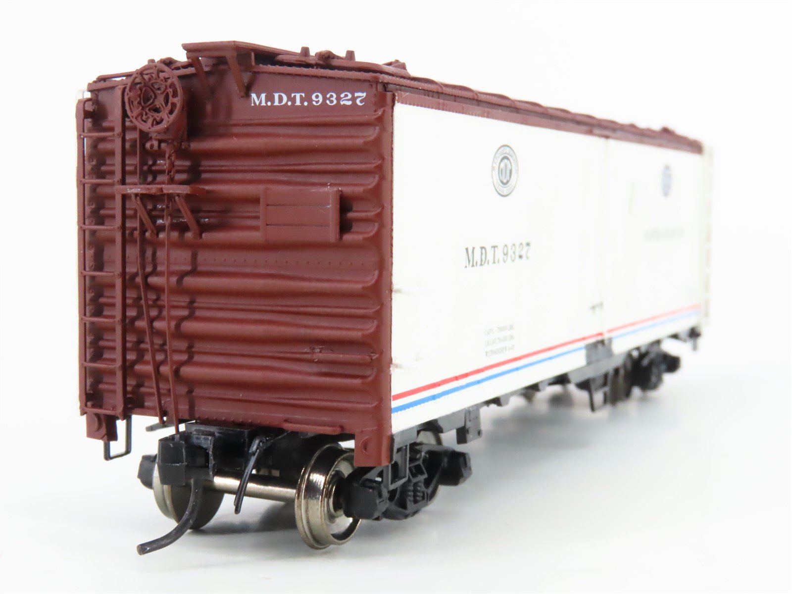 HO InterMountain 45504-32 MDT Merchants Despatch R-40-23 Steel Reefer #9327