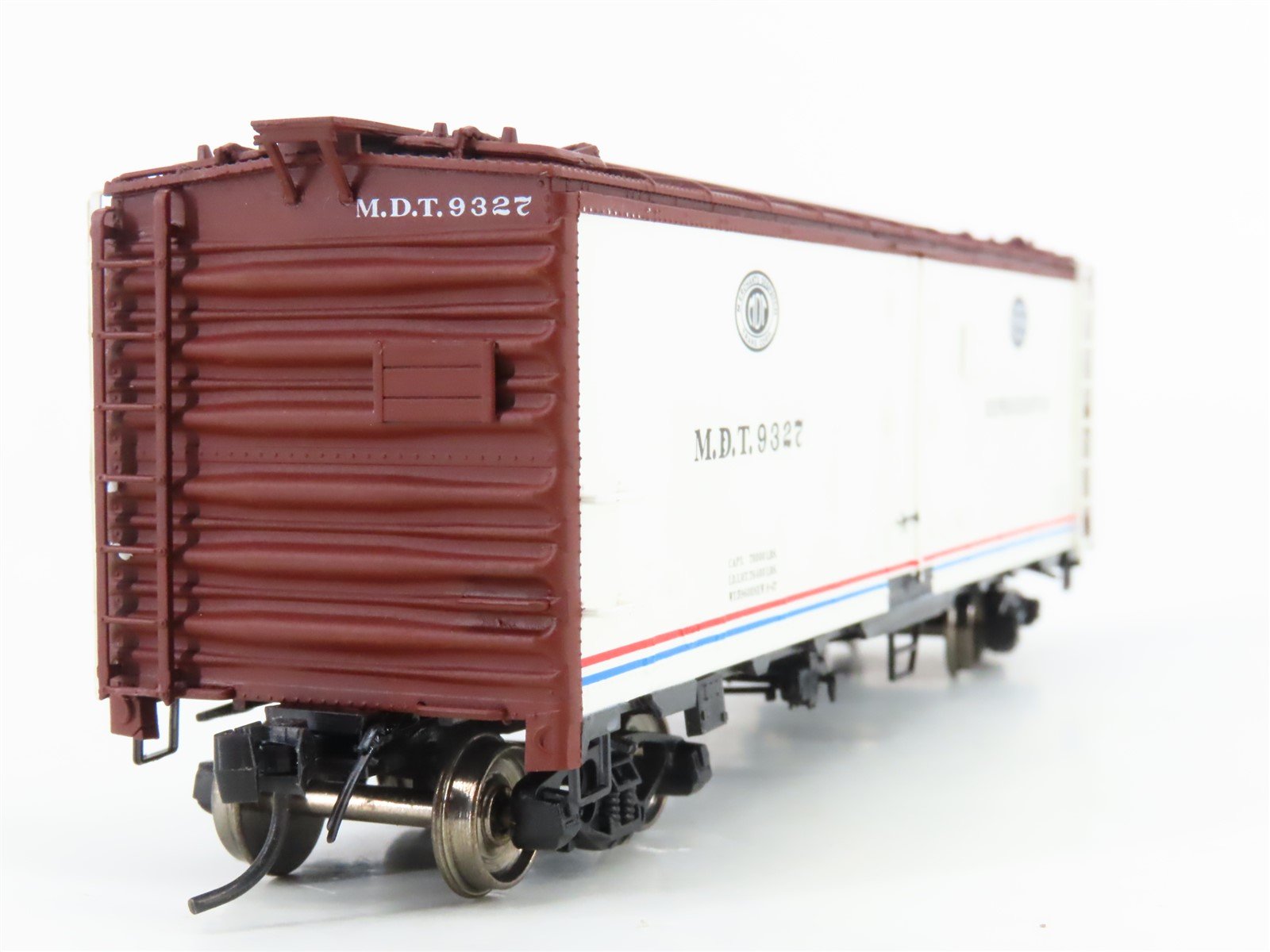 HO InterMountain 45504-32 MDT Merchants Despatch R-40-23 Steel Reefer #9327