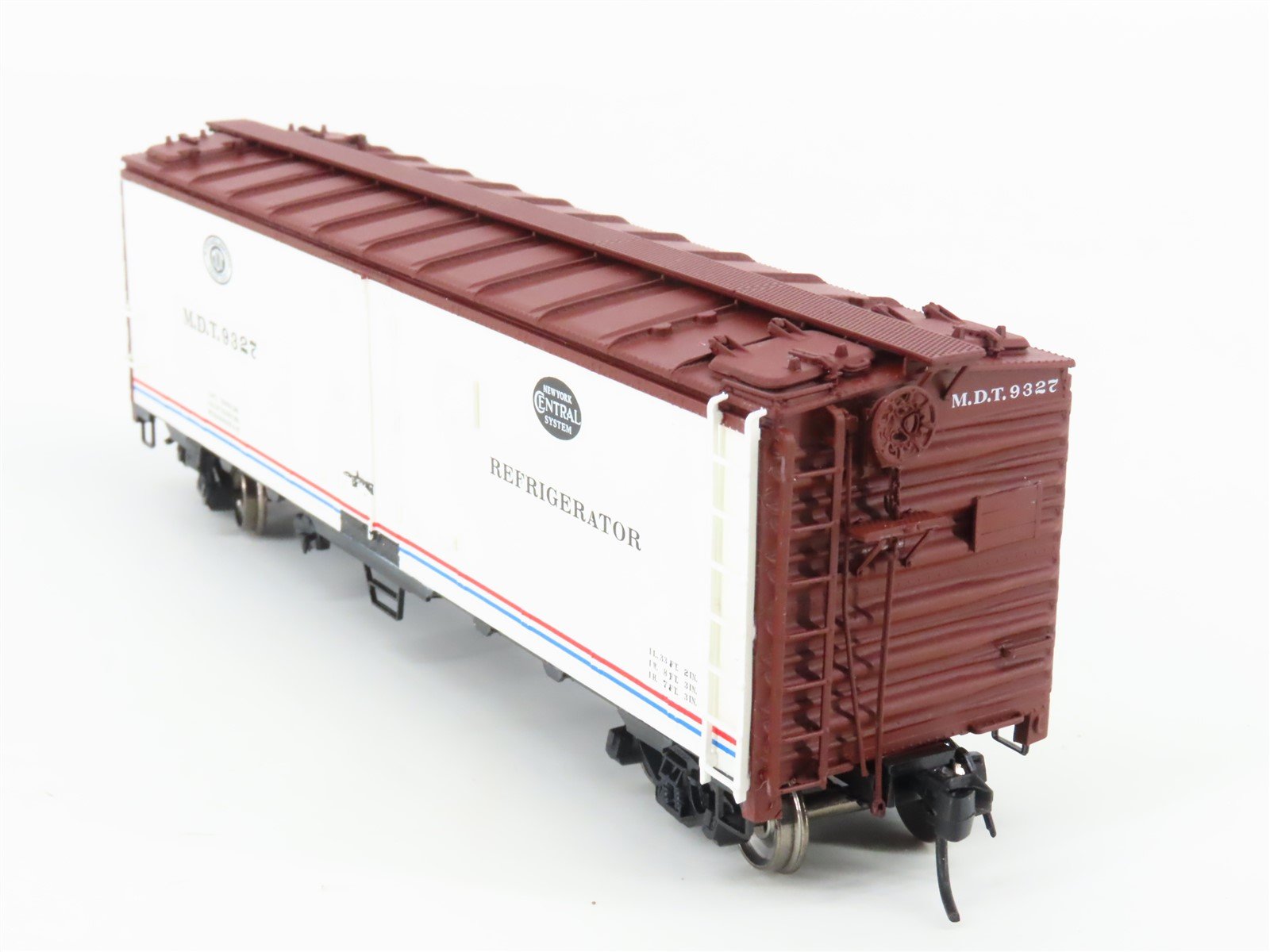 HO InterMountain 45504-32 MDT Merchants Despatch R-40-23 Steel Reefer #9327
