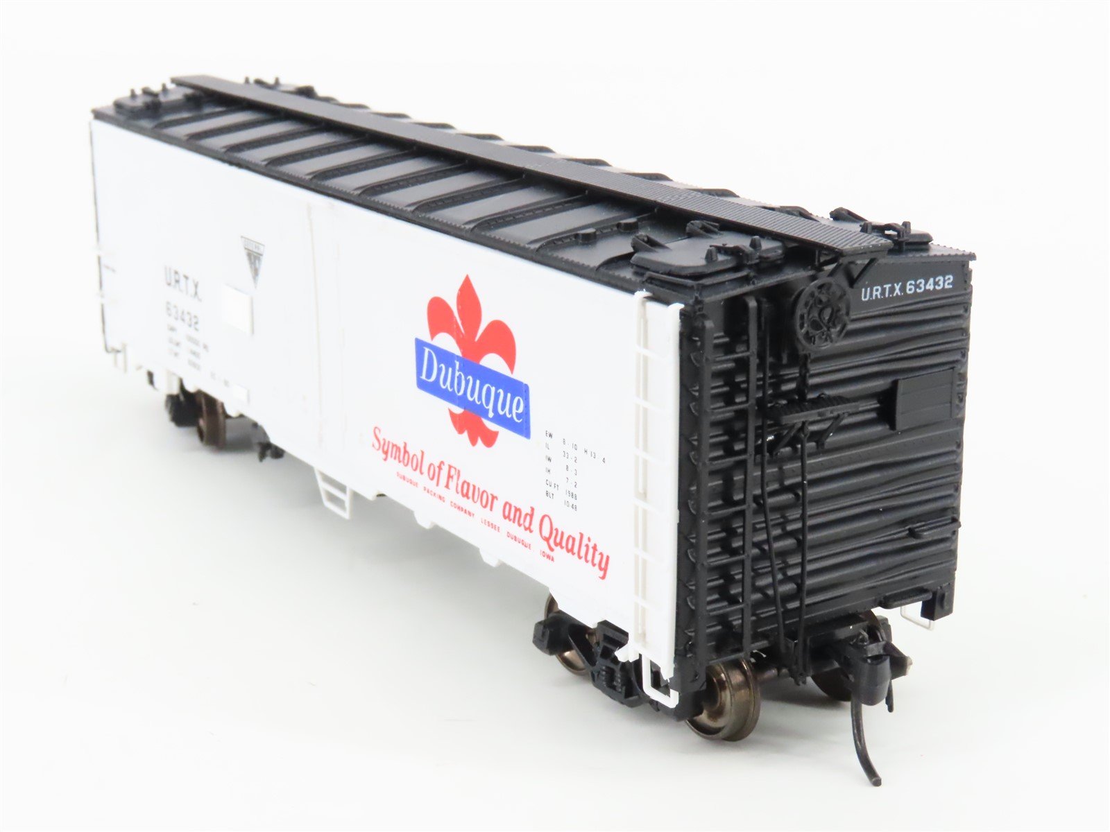 HO InterMountain 45525-06 URTX Dubuque R-40-23 Steel Ice Bunker Reefer #63432