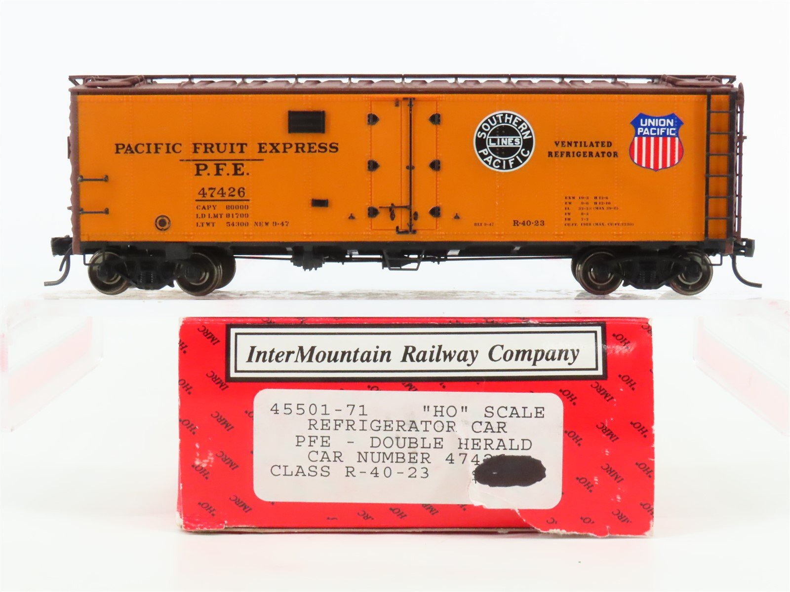 HO InterMountain 45501-71 PFE Pacific Fruit Express R-40-23 Steel Reefer #47426