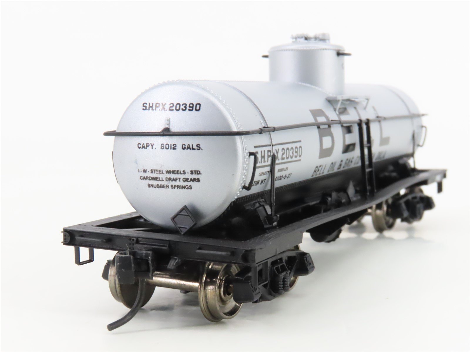 HO Scale InterMountain SHPX Bell Oil & Gas Single Dome Tank Car #20390