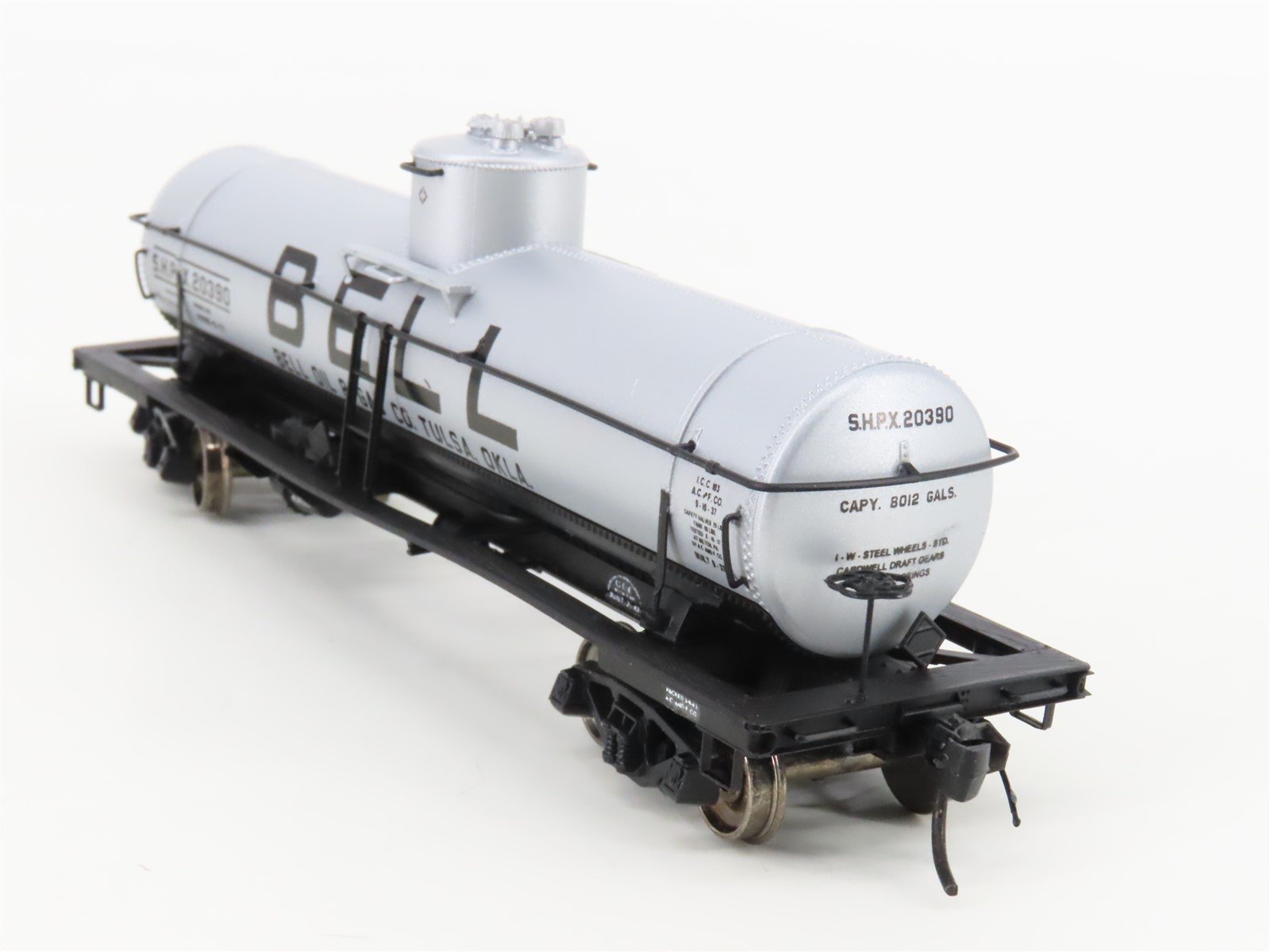 HO Scale InterMountain SHPX Bell Oil & Gas Single Dome Tank Car #20390