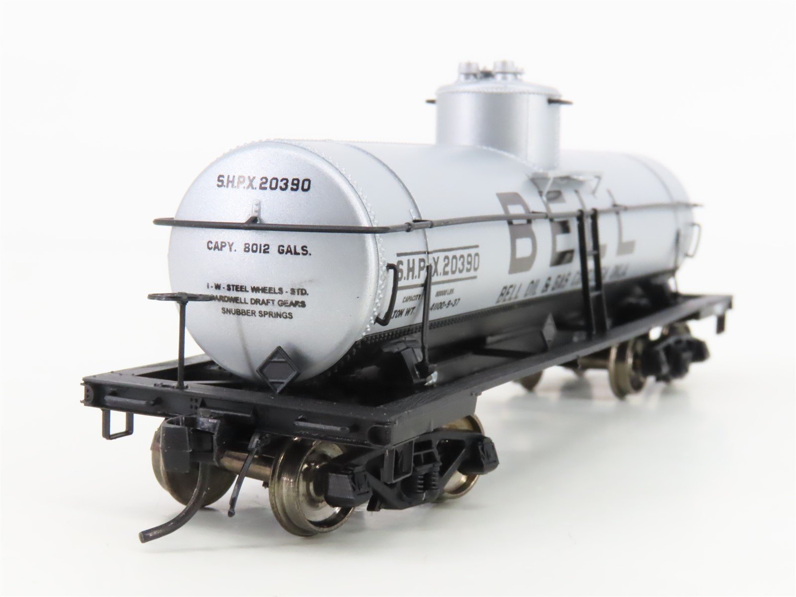 HO Scale InterMountain SHPX Bell Oil & Gas Single Dome Tank Car #20390