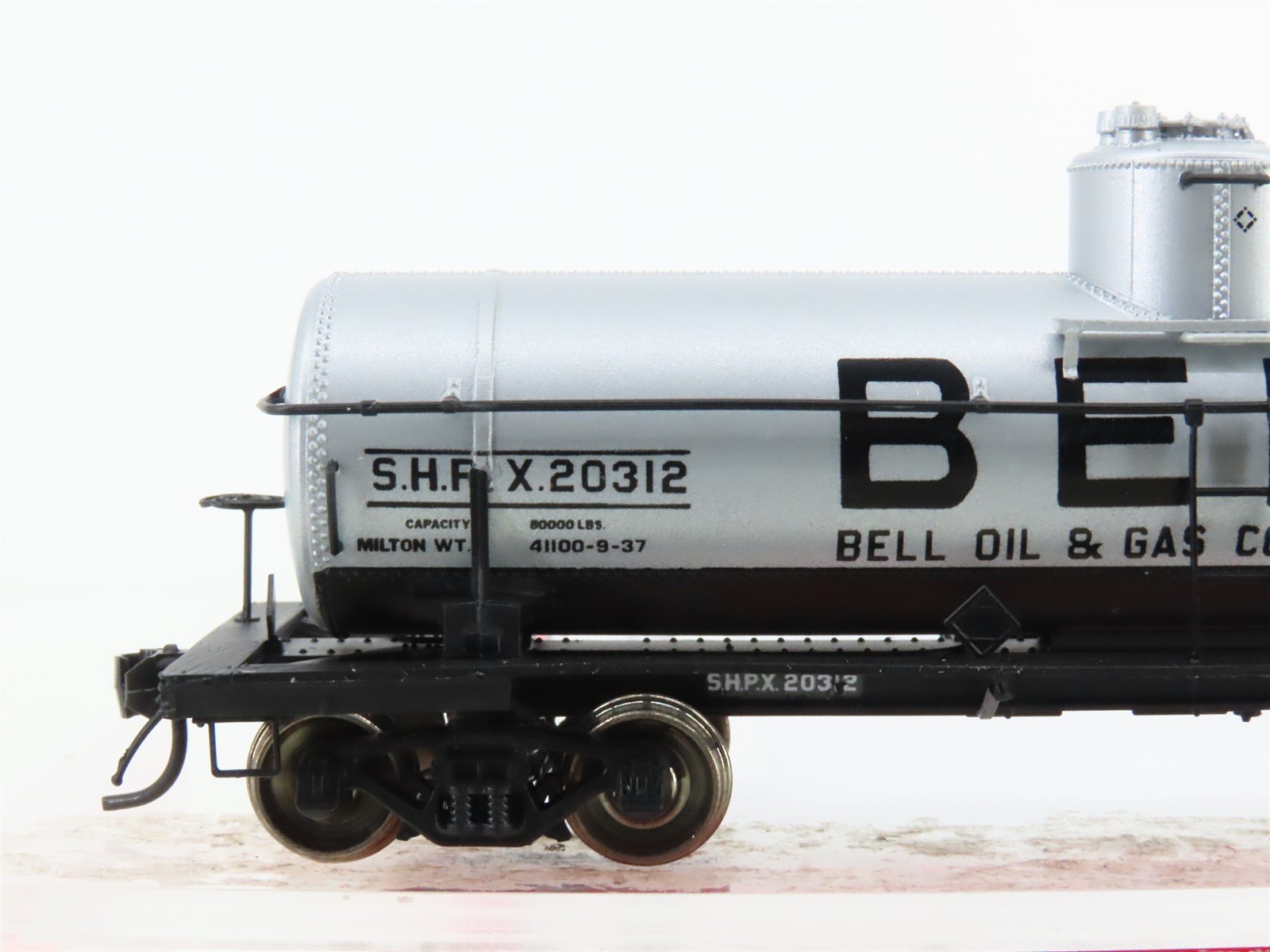 HO Scale InterMountain 46308-02 SHPX Bell Oil & Gas Single Dome Tank Car #20312