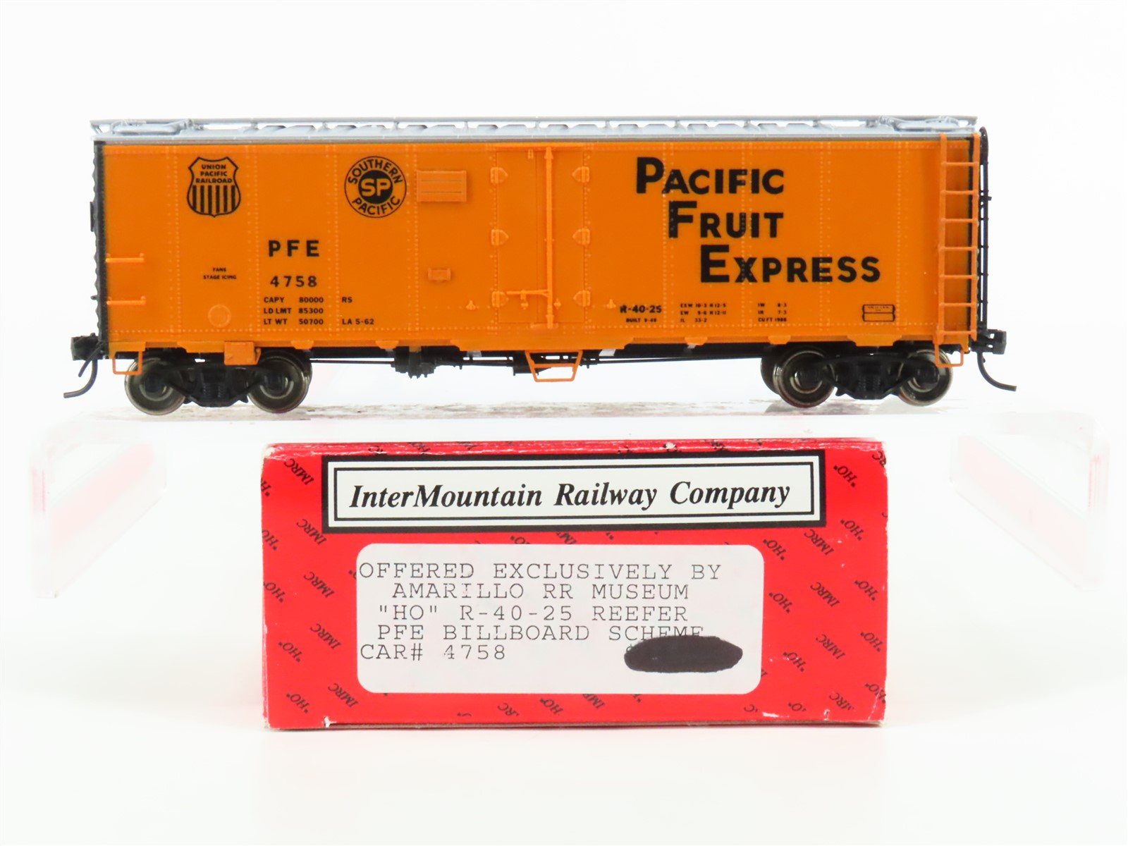 HO Scale InterMountain PFE Pacific Fruit Express R-40-25 Steel Reefer #4758