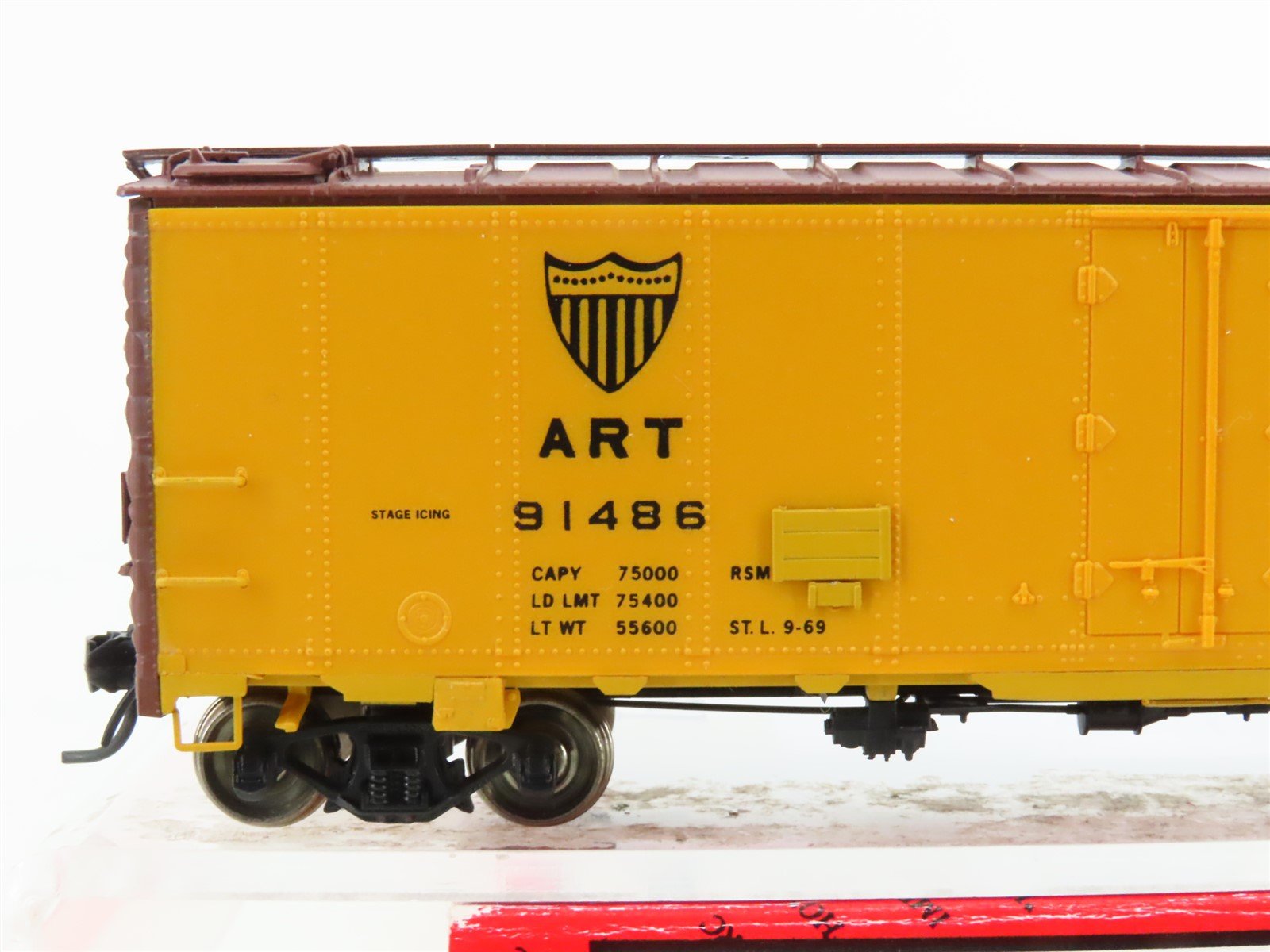 HO Scale InterMountain 45534-05 ART Royal Packing R-40-23 Steel Reefer #91486