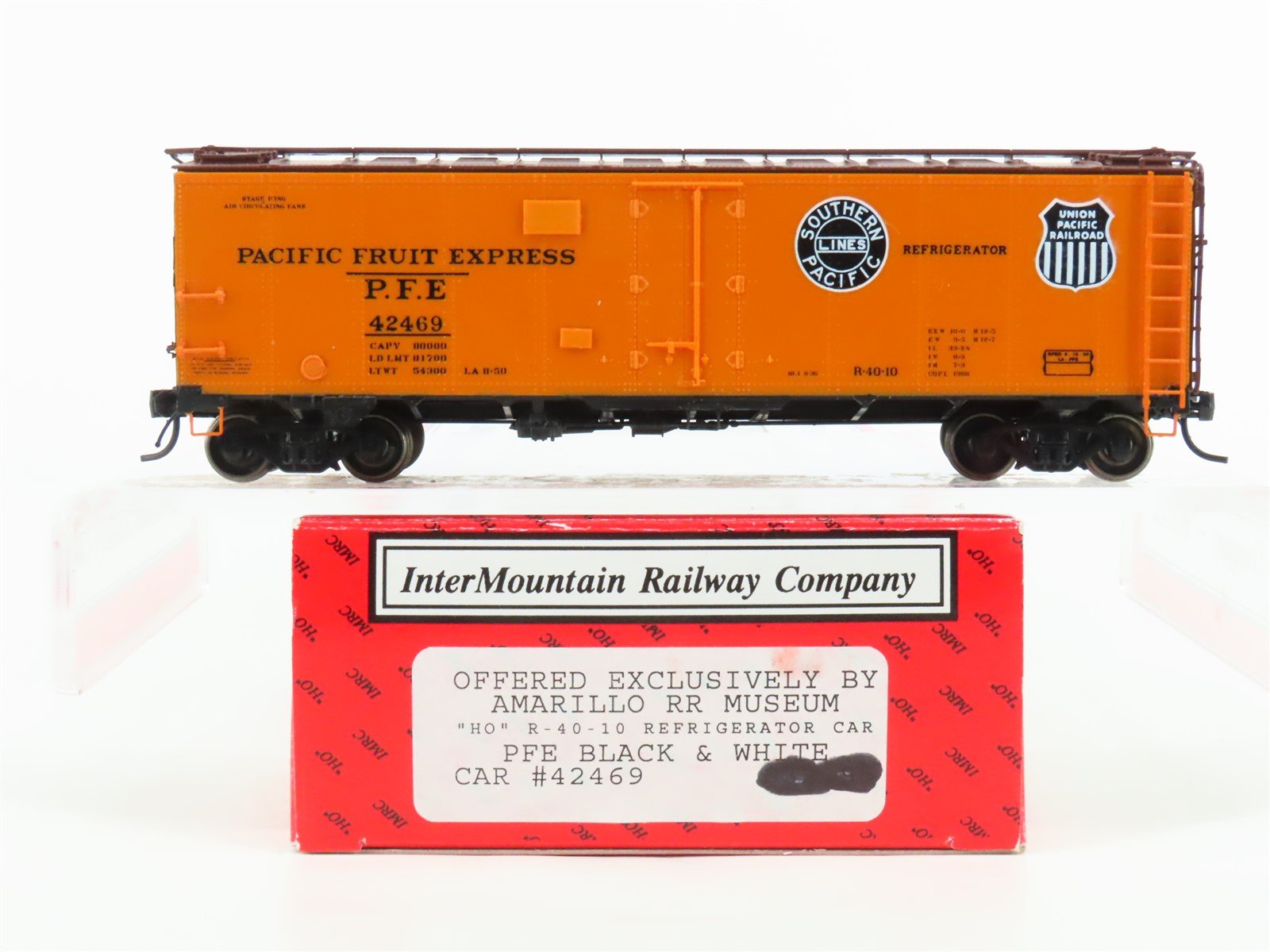 HO Scale InterMountain PFE Pacific Fruit Express R-40-10 Steel Reefer #42469