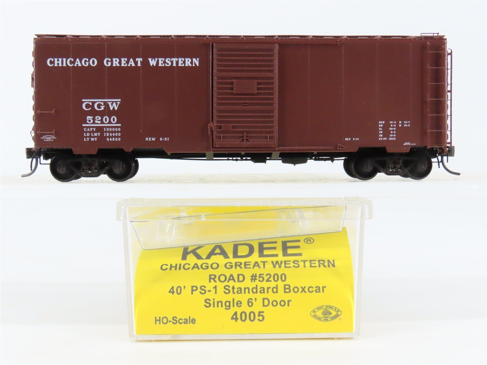 HO Scale Kadee 4005 CGW Chicago Great Western 40' PS-1 Single Door Box Car #5200