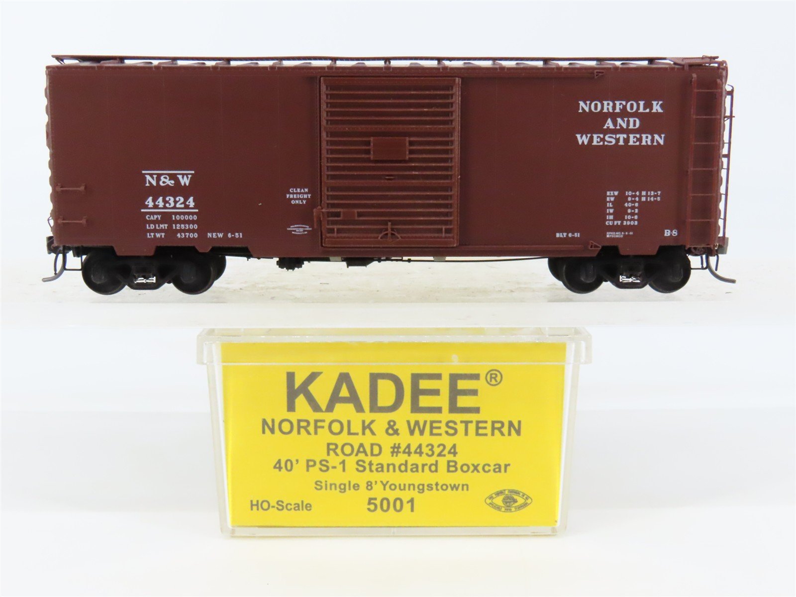 HO Scale Kadee 5001 N&W Norfolk & Western 40' PS-1 Single Door Box Car #44324