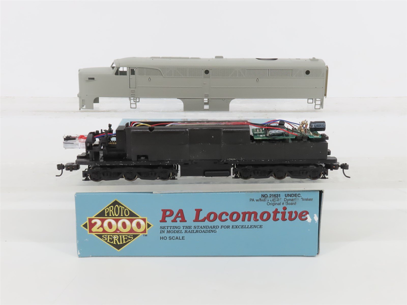 HO Scale Proto 2000 21631 Undecorated ALCO PA Diesel Locomotive - DCC Ready