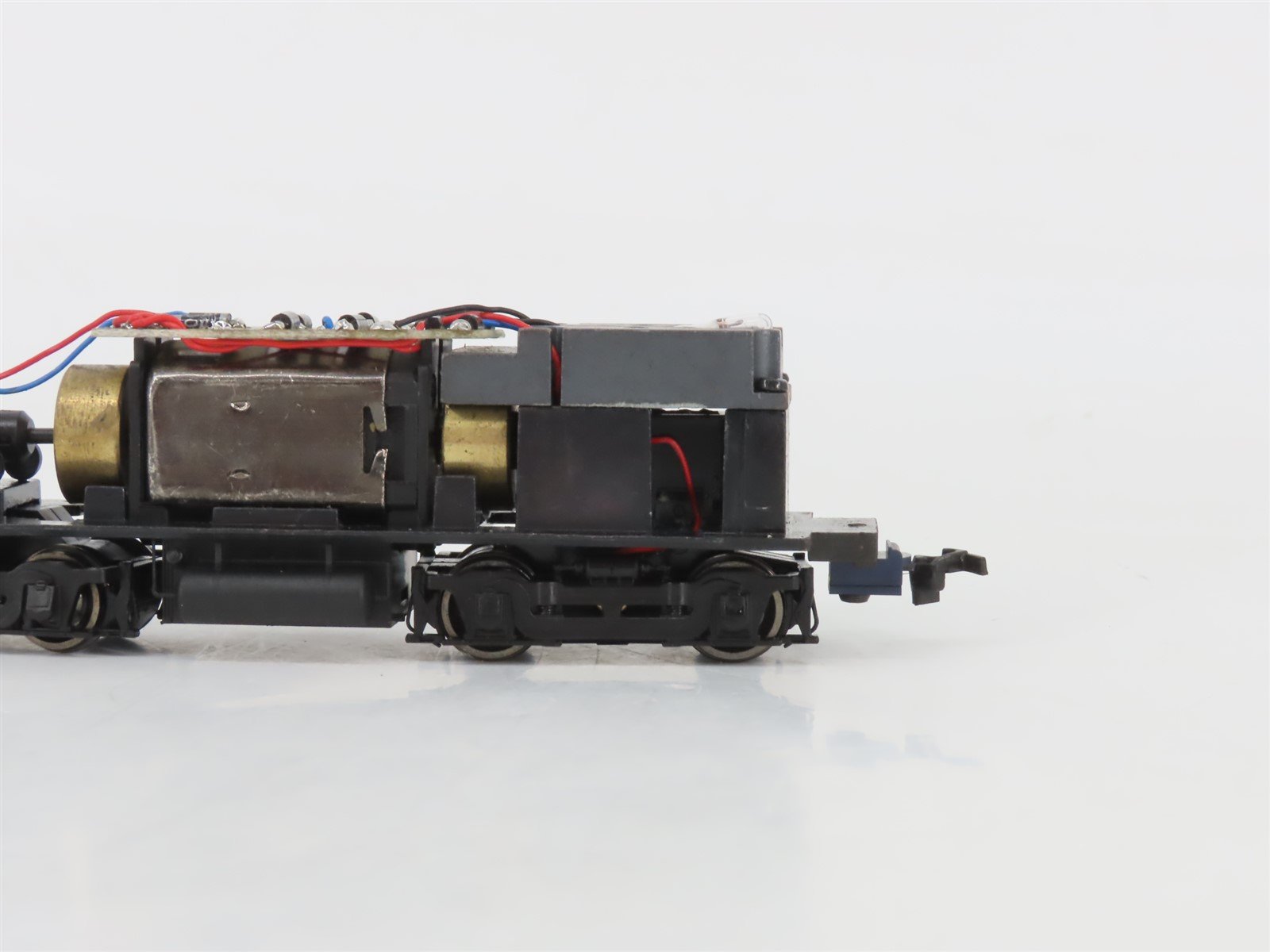 HO Scale Proto 2000 21147 C&O Chesapeake & Ohio EMD SW9 Diesel Switcher #5093