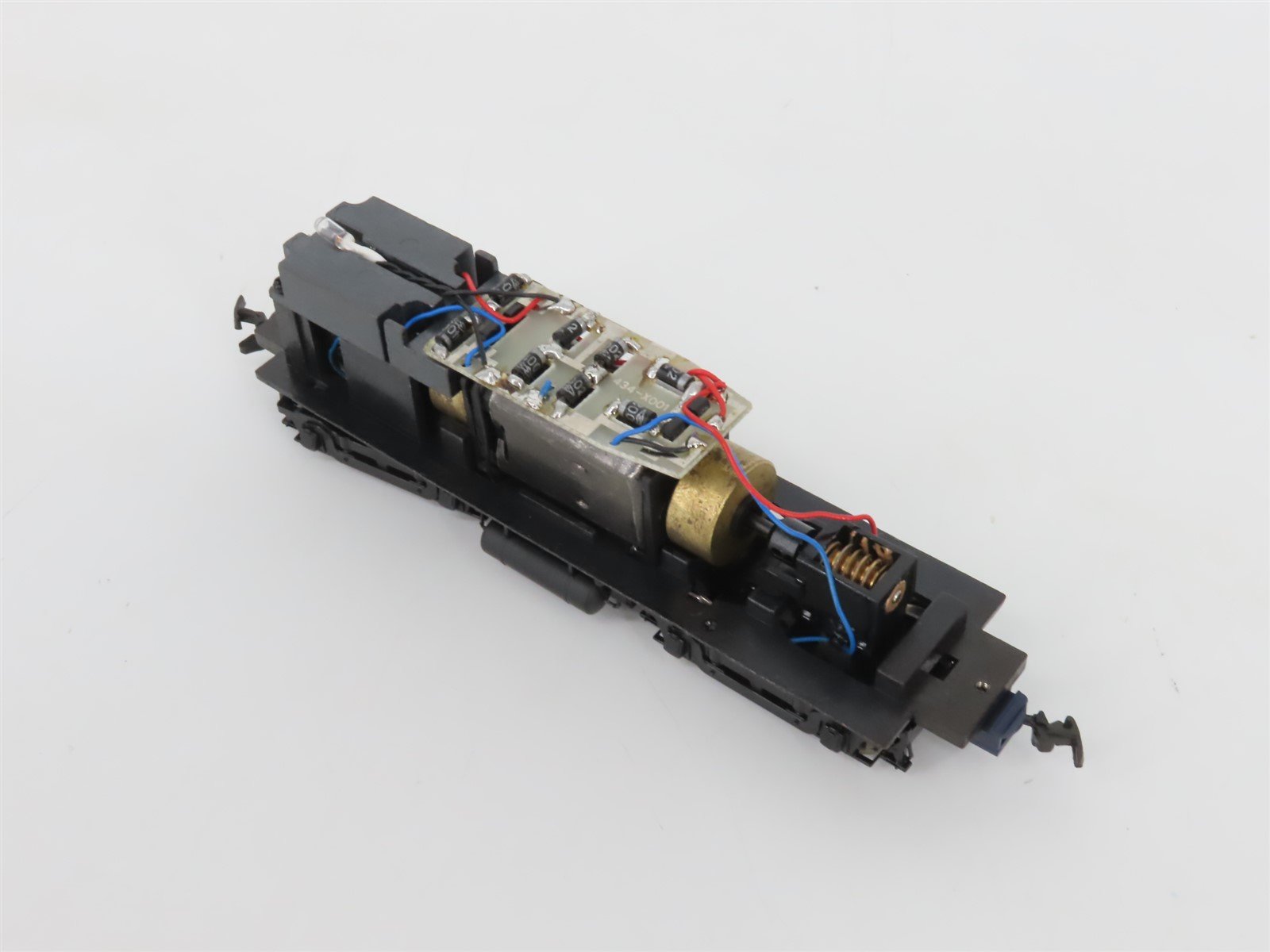 HO Scale Proto 2000 21147 C&O Chesapeake & Ohio EMD SW9 Diesel Switcher #5093