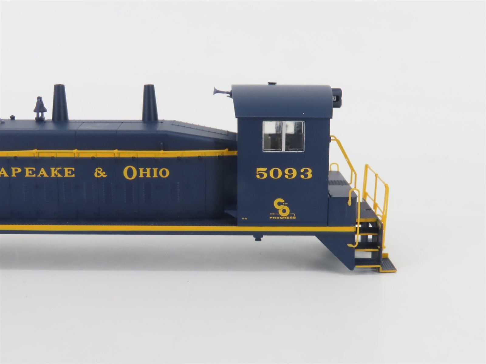 HO Scale Proto 2000 21147 C&O Chesapeake & Ohio EMD SW9 Diesel Switcher #5093