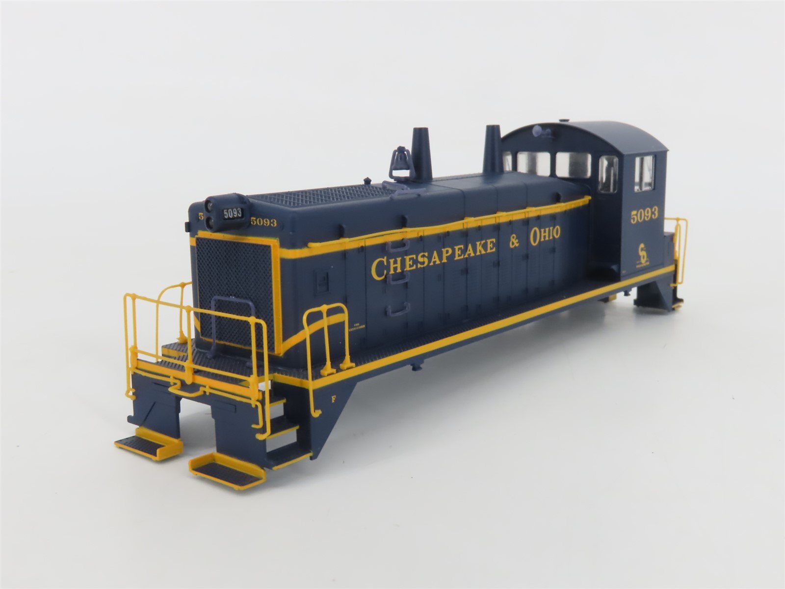 HO Scale Proto 2000 21147 C&O Chesapeake & Ohio EMD SW9 Diesel Switcher #5093