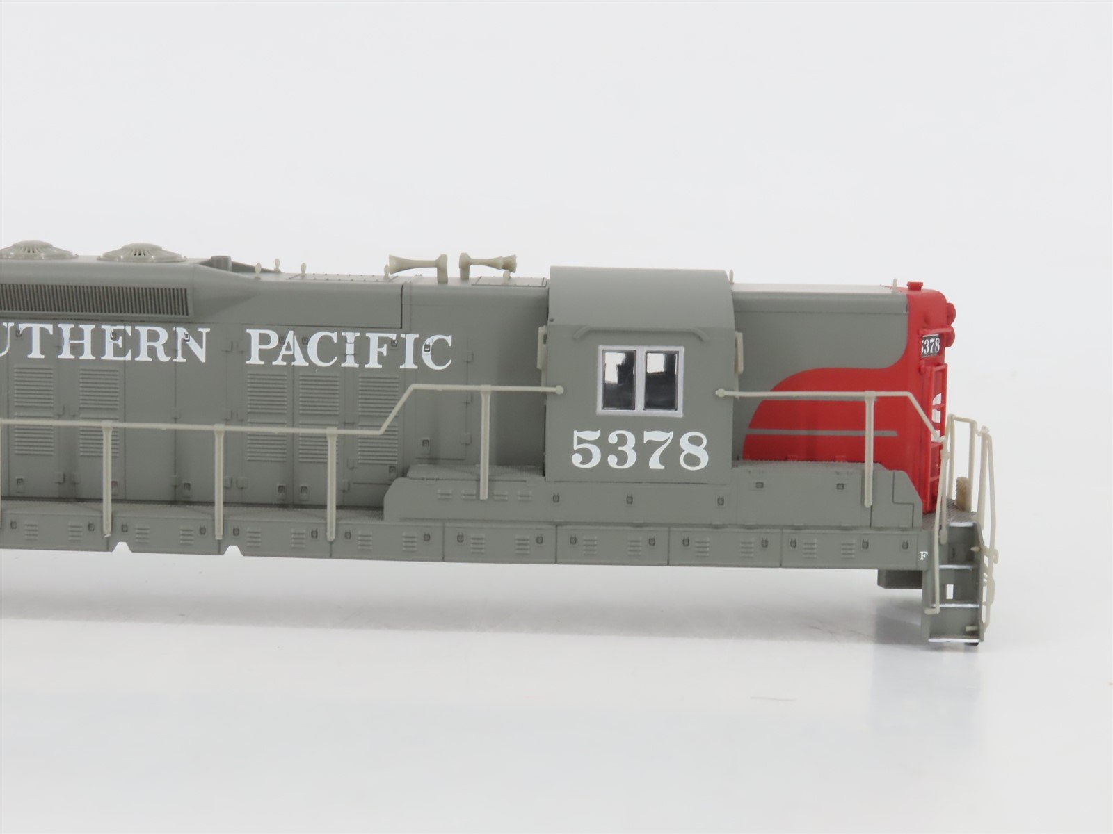 HO Scale Proto 2000 21195 SP Southern Pacific EMD SD9 Diesel #5378 - DCC Ready