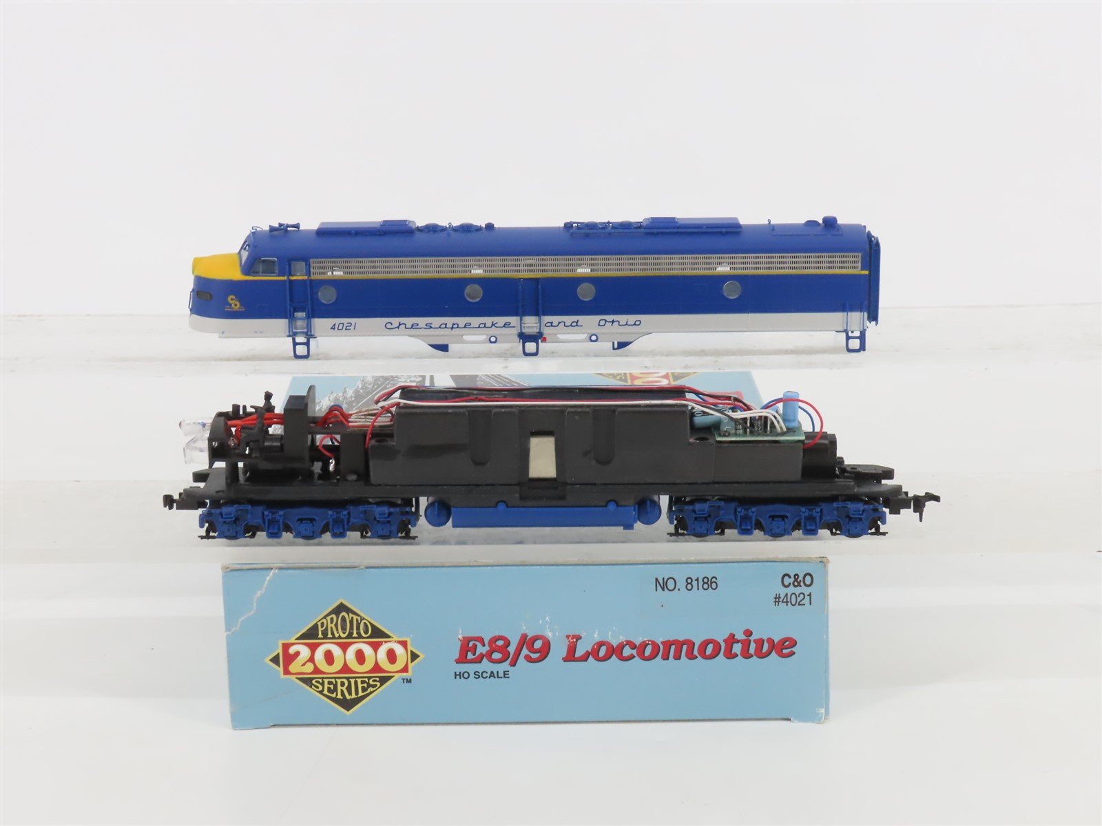 HO Scale Proto 2000 8186 C&O Chesapeake & Ohio EMD E8/9A Diesel #4021
