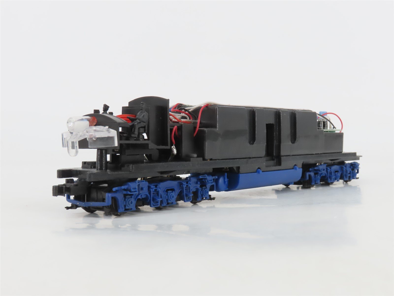 HO Scale Proto 2000 8186 C&O Chesapeake & Ohio EMD E8/9A Diesel #4021