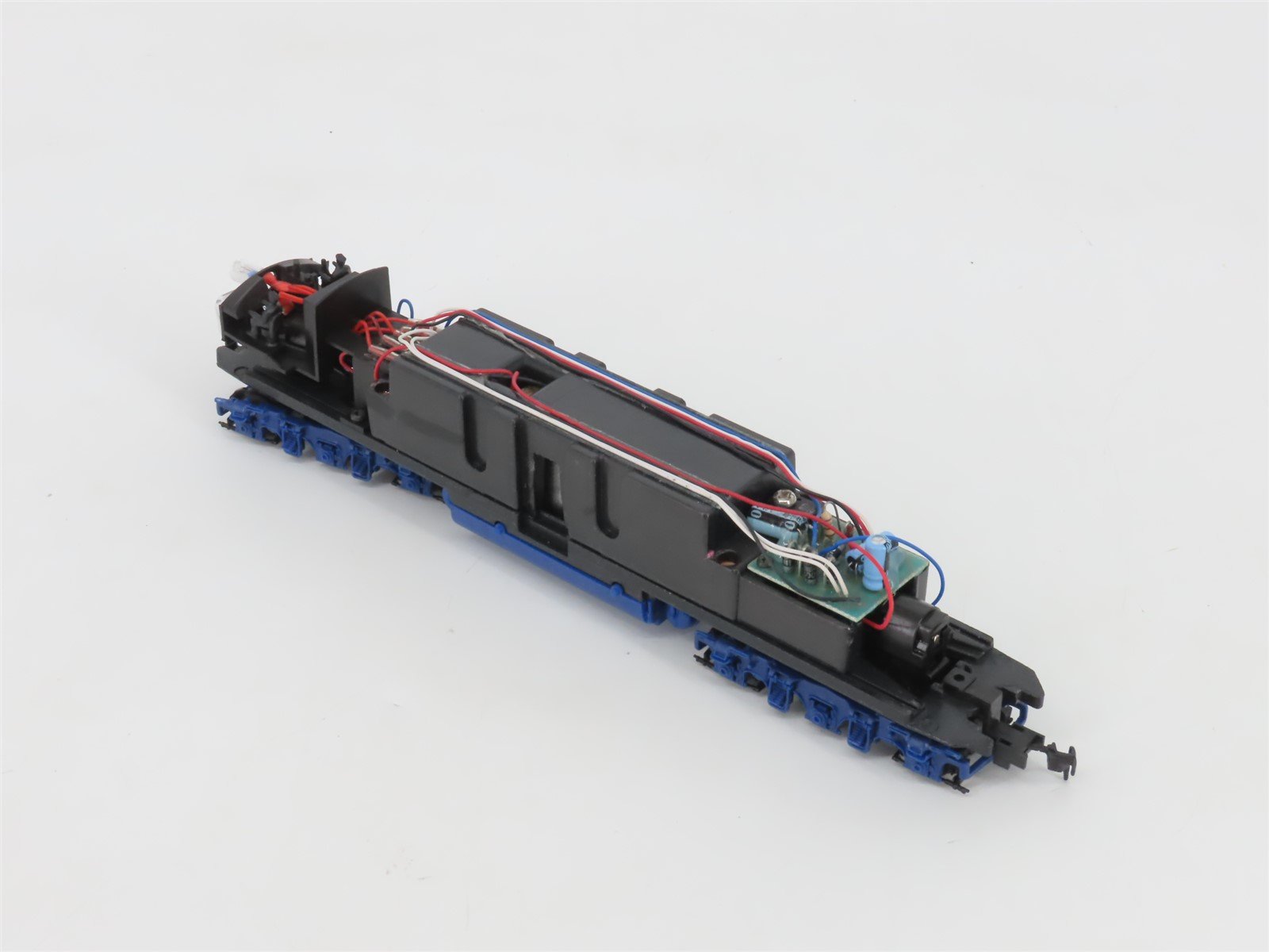 HO Scale Proto 2000 8186 C&O Chesapeake & Ohio EMD E8/9A Diesel #4021