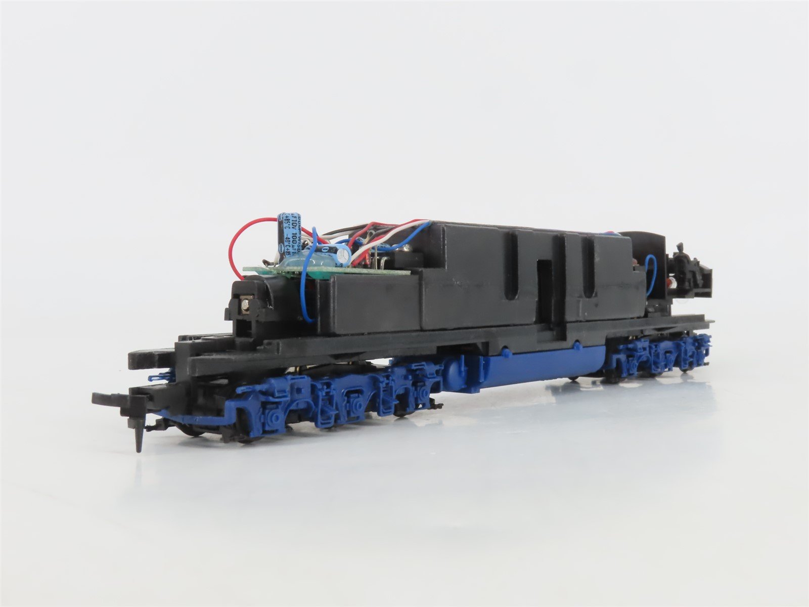 HO Scale Proto 2000 8186 C&O Chesapeake & Ohio EMD E8/9A Diesel #4021
