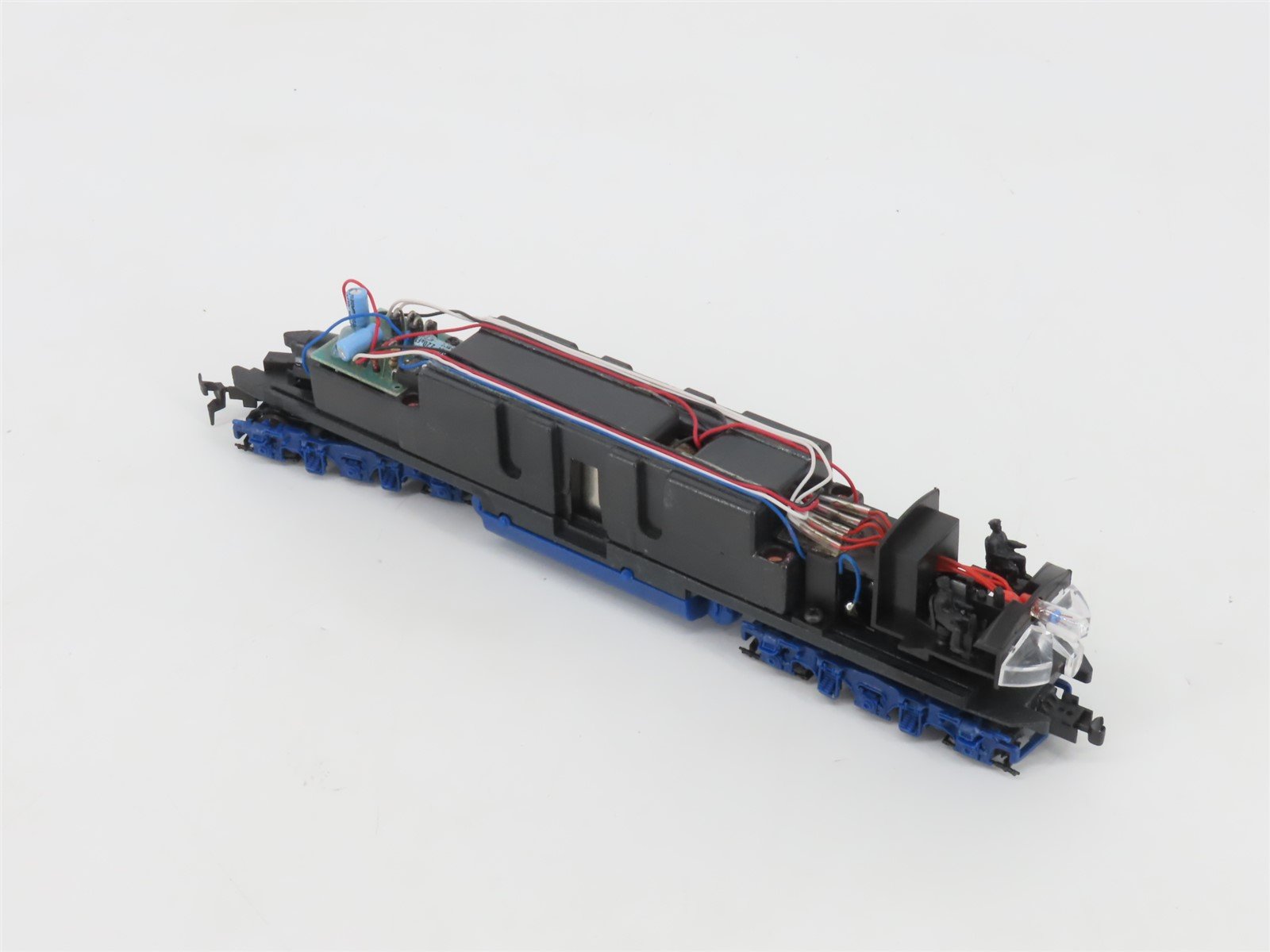 HO Scale Proto 2000 8186 C&O Chesapeake & Ohio EMD E8/9A Diesel #4021