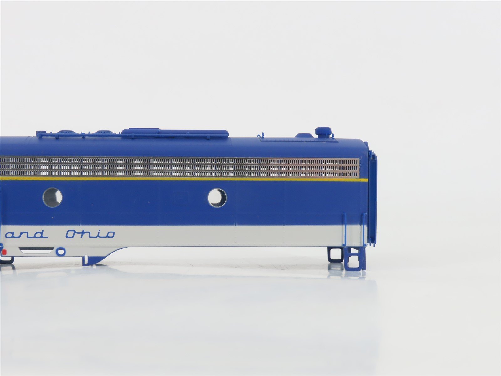 HO Scale Proto 2000 8186 C&O Chesapeake & Ohio EMD E8/9A Diesel #4021