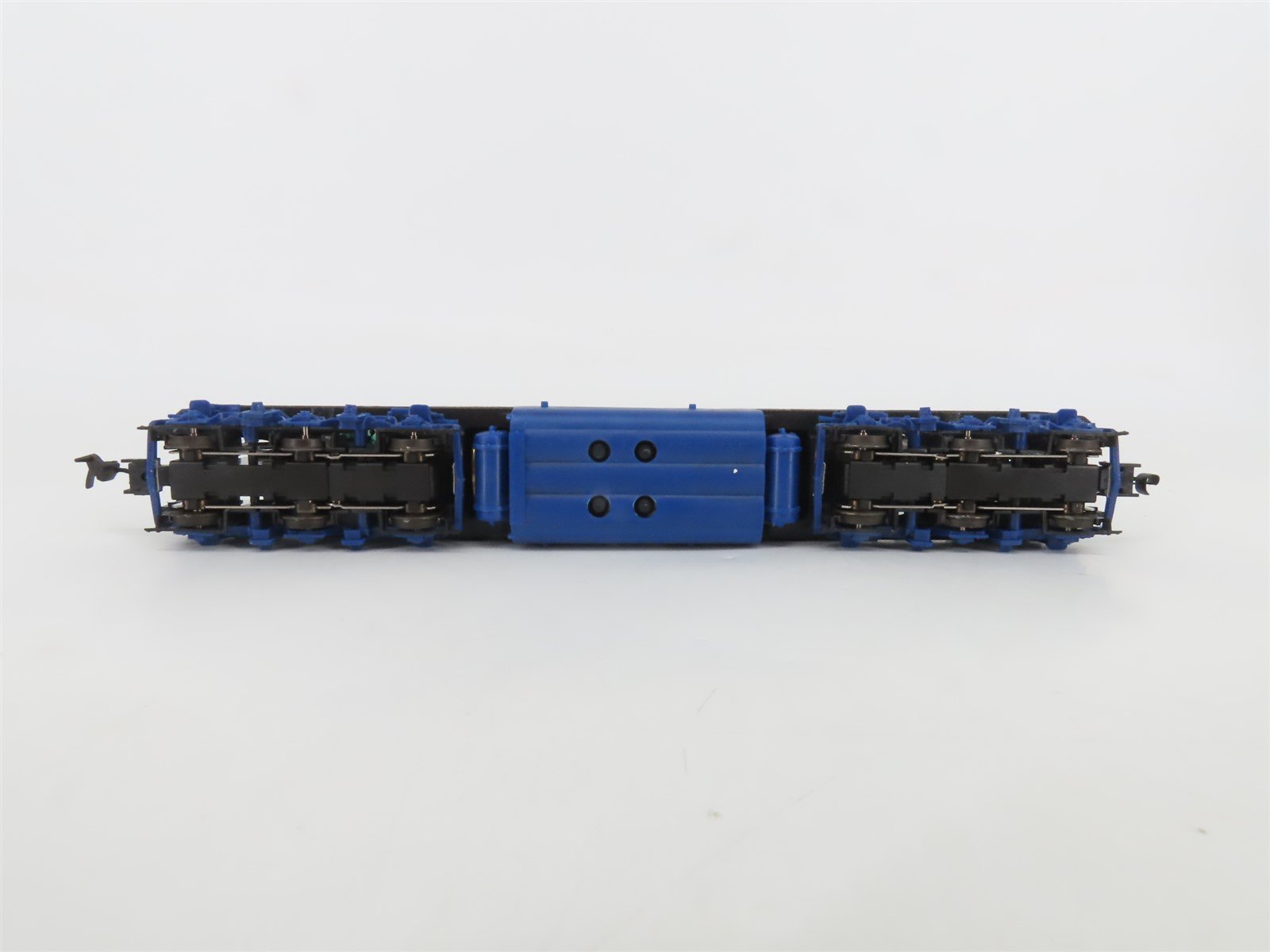HO Scale Proto 2000 8186 C&O Chesapeake & Ohio EMD E8/9A Diesel #4021