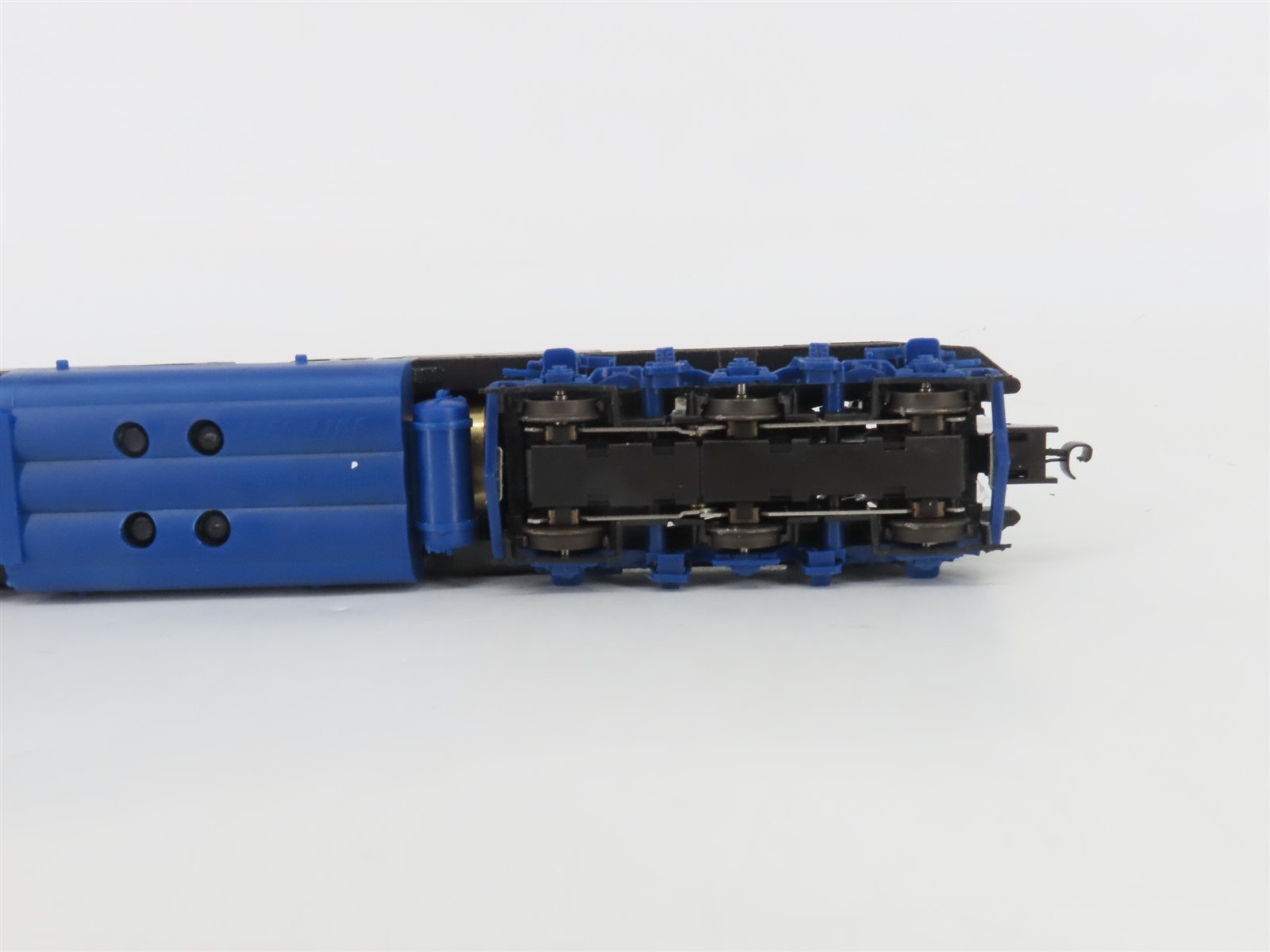 HO Scale Proto 2000 8186 C&O Chesapeake & Ohio EMD E8/9A Diesel #4021