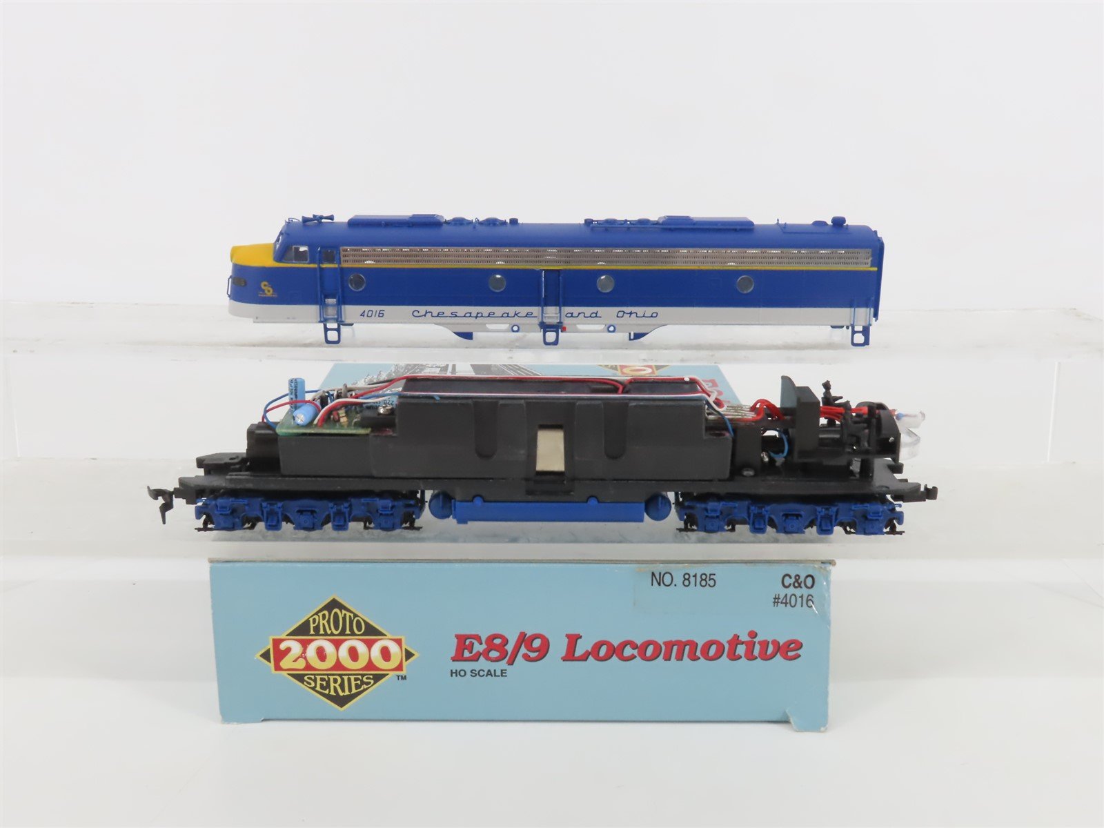 HO Scale Proto 2000 8185 C&O Chesapeake & Ohio EMD E8/9A Diesel #4016
