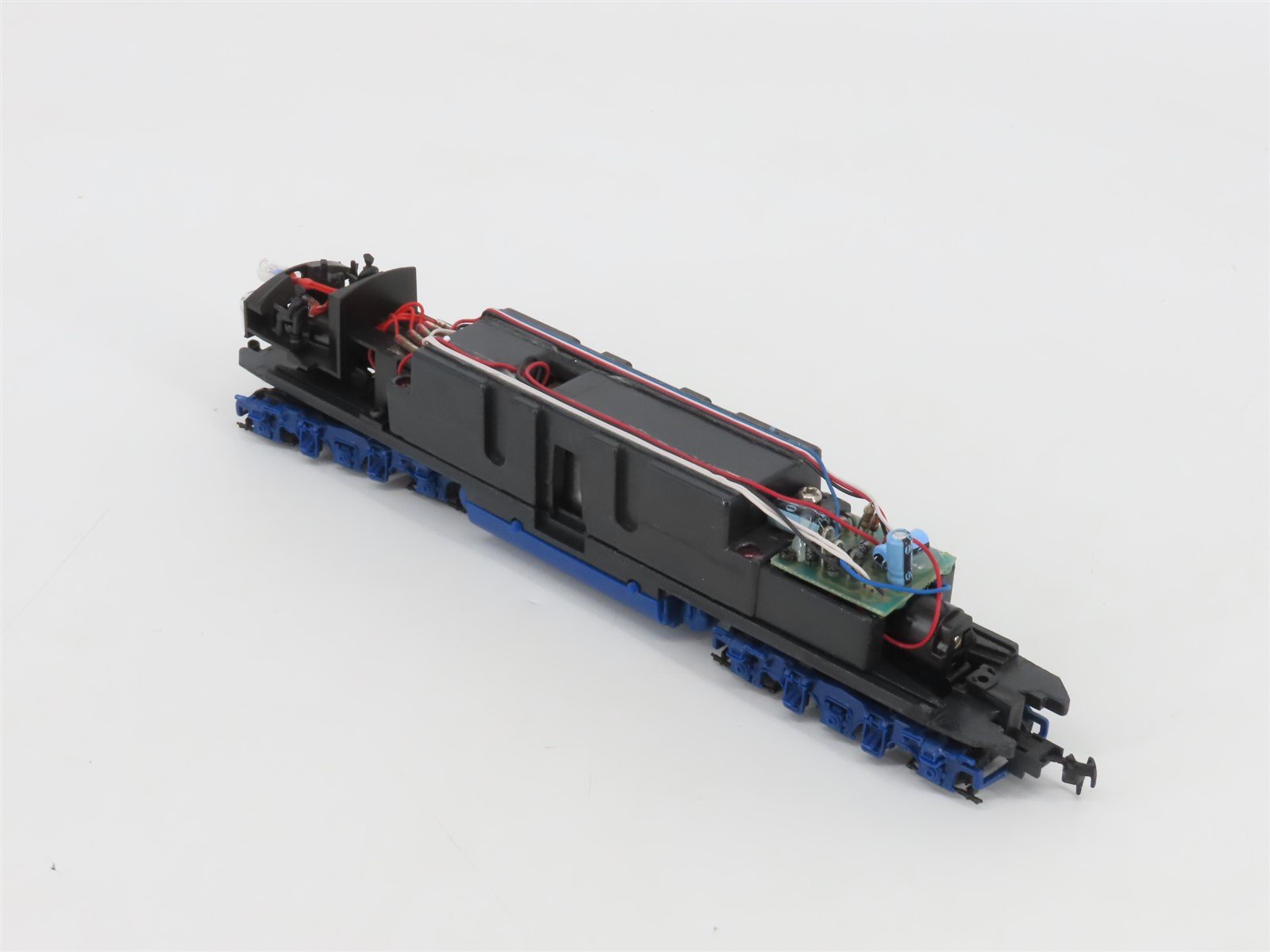 HO Scale Proto 2000 8185 C&O Chesapeake & Ohio EMD E8/9A Diesel #4016